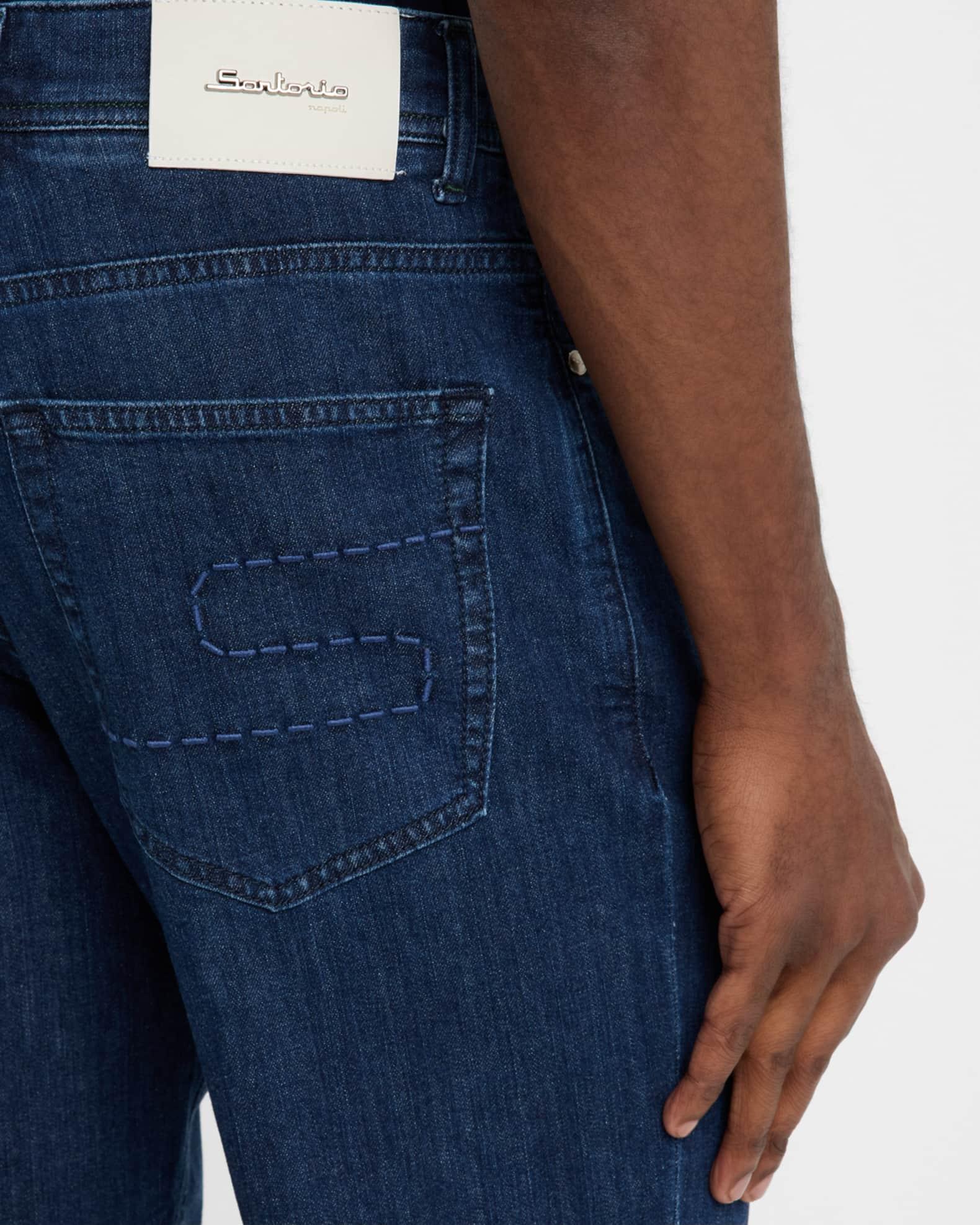 Men's Medium-Wash Denim Jeans Product Image