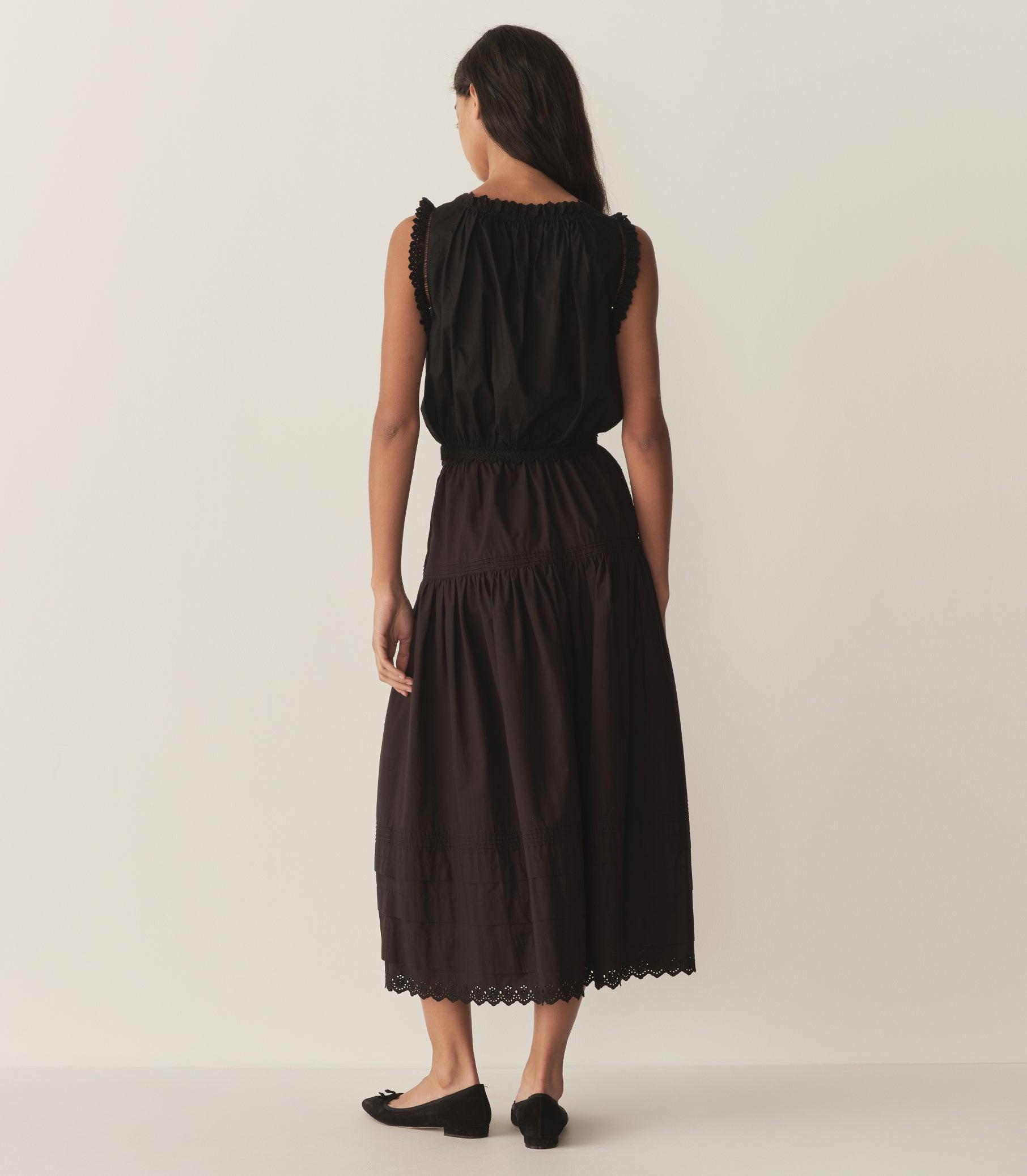 TRAVELER TOP -- BLACK Product Image