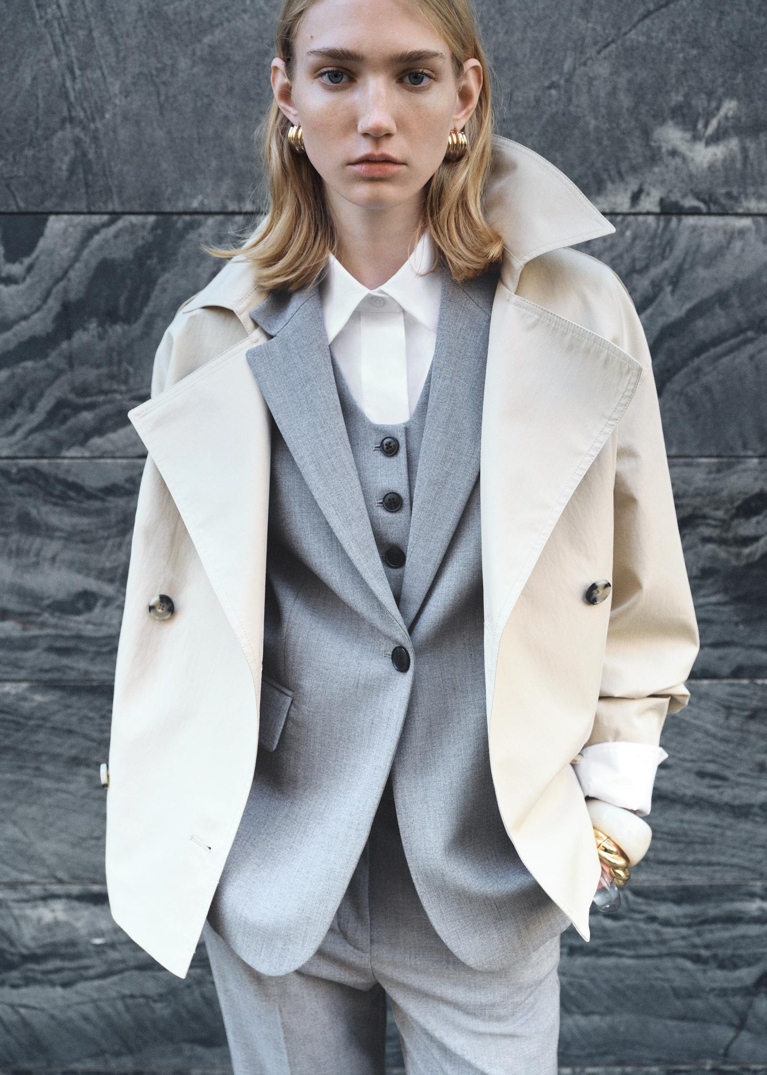 Double-breasted cropped trench coat - Women | MANGO USA Product Image