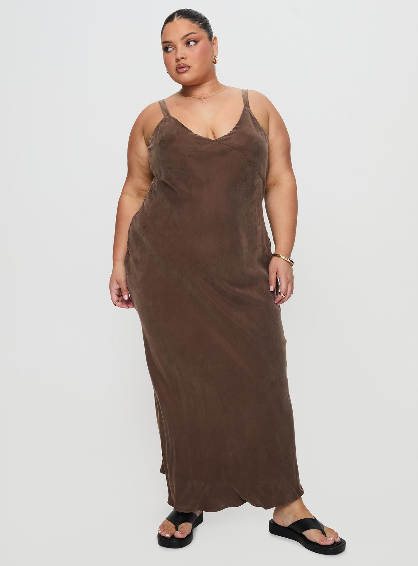 Laurette Maxi Dress Brown Curve Product Image