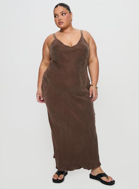 Laurette Maxi Dress Brown Curve Product Image