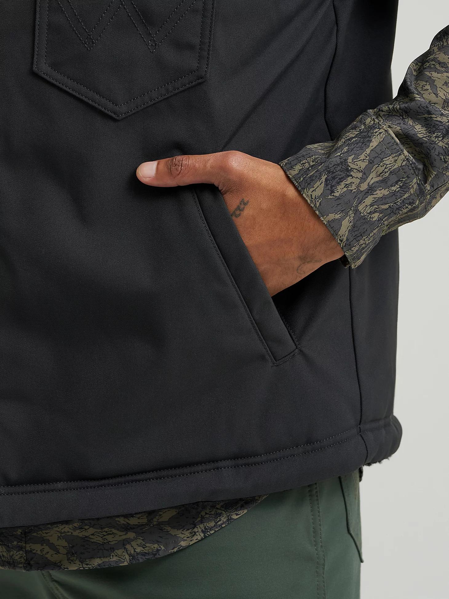 Wrangler All Terrain Gear Men's Tech Range Reversible Vest in Jet Product Image