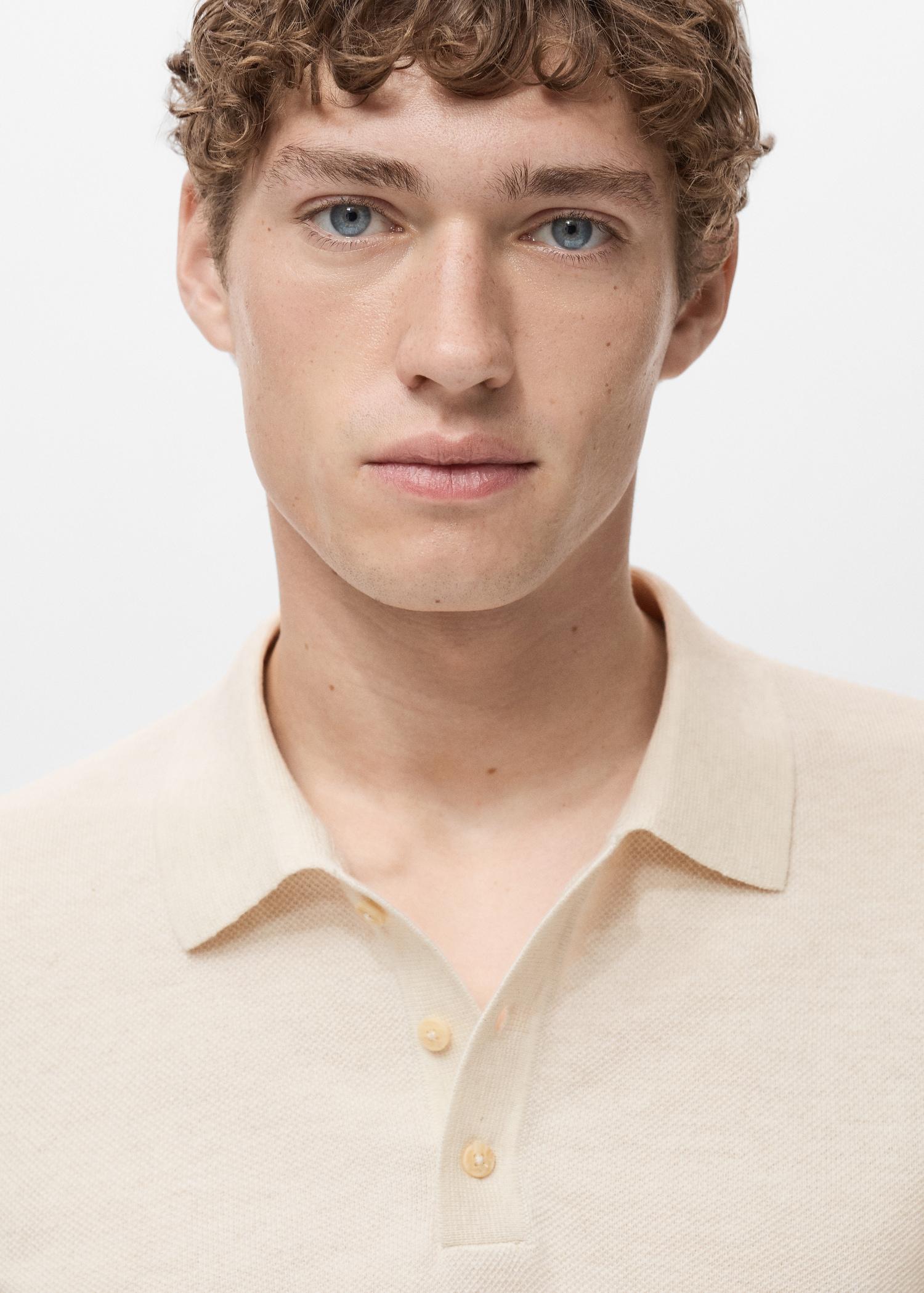 Fine-knit cotton polo shirt - Men | MANGO USA Product Image