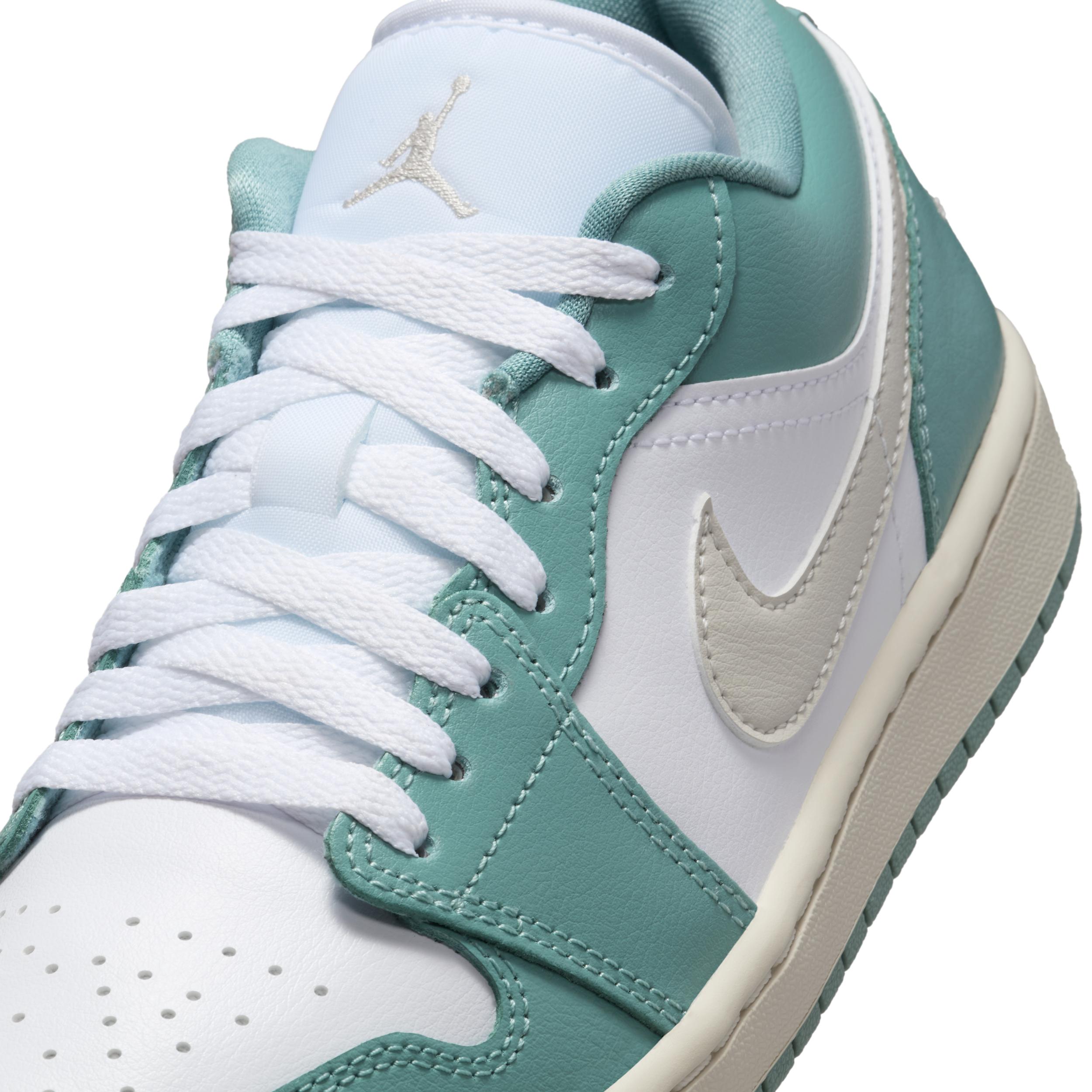Womens Air Jordan 1 Low Shoes | DC0774-138 Product Image