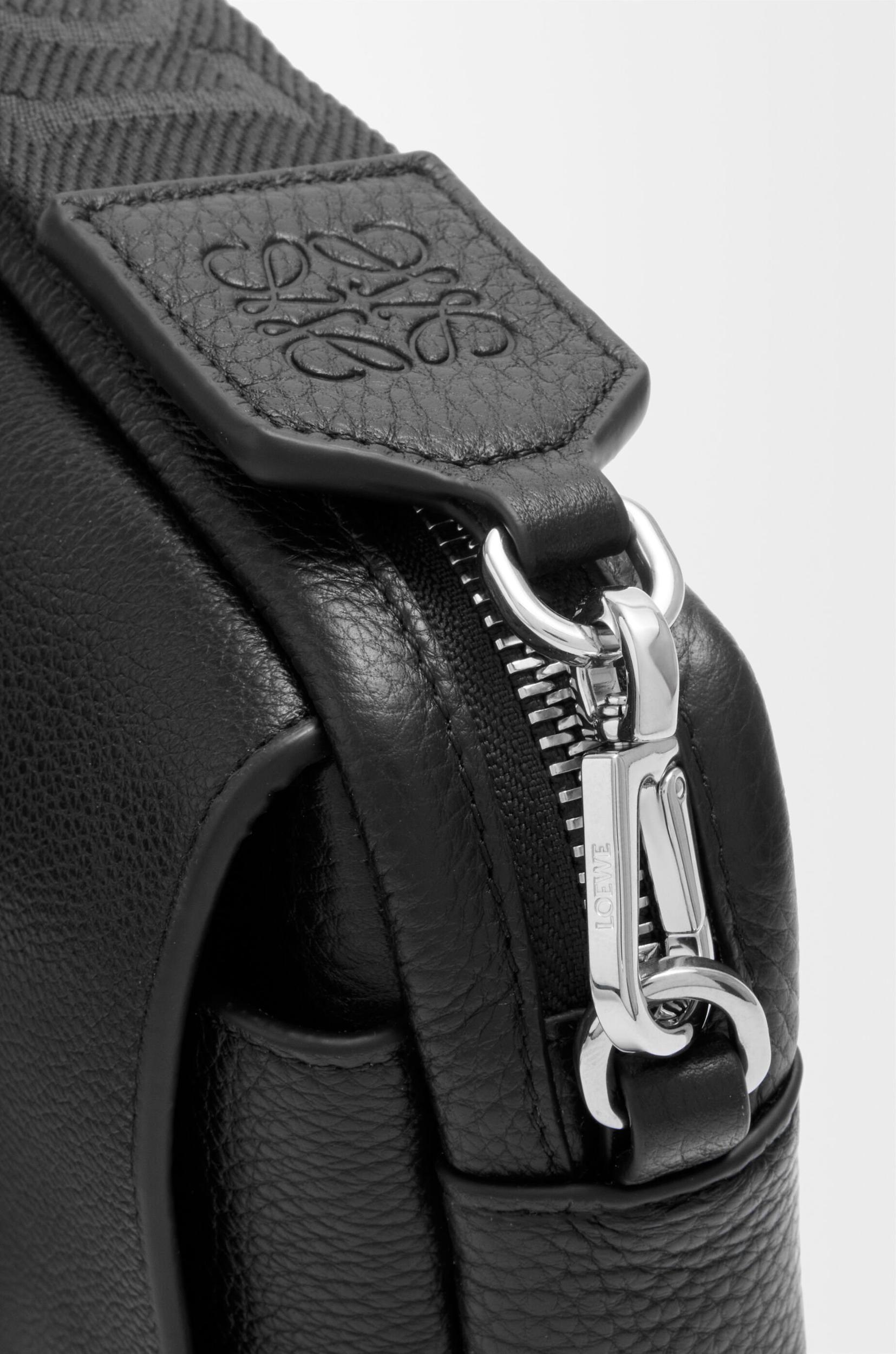 Small Pebble messenger bag in supple grained calfskin Product Image