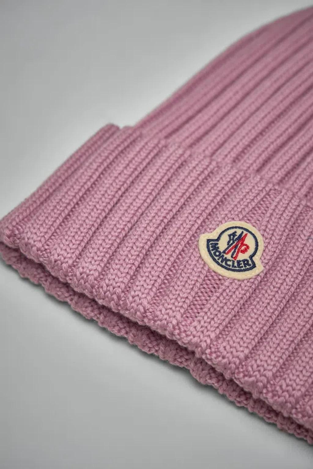 MONCLER Logo Patch Rib Wool Beanie In Purple Product Image