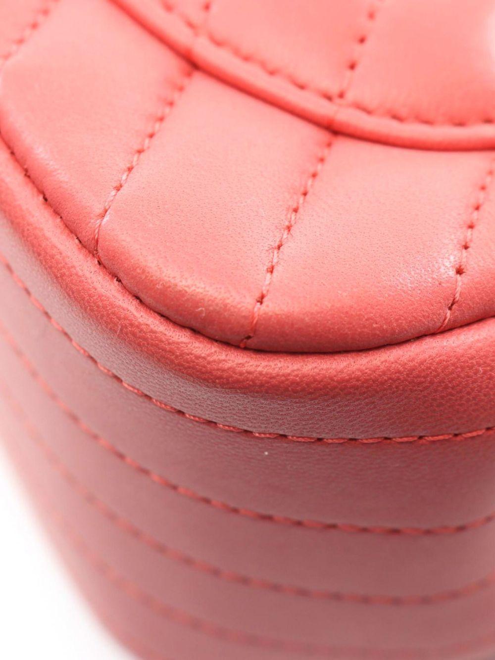 2017-2018 V-Stitch shoulder bag Product Image