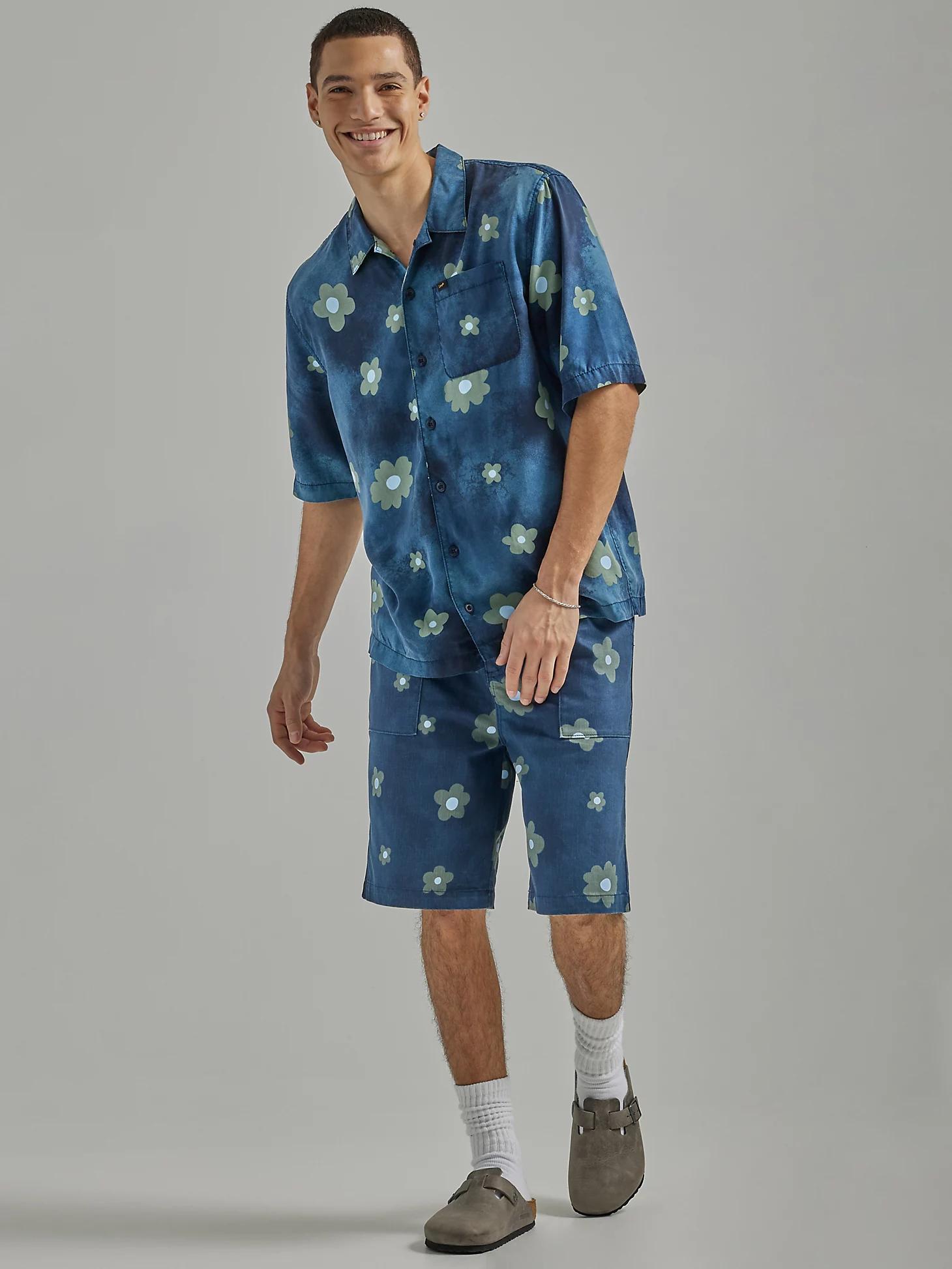Men's Oversized Floral Resort Shirt | Men's Tops & Tees | Lee® Product Image