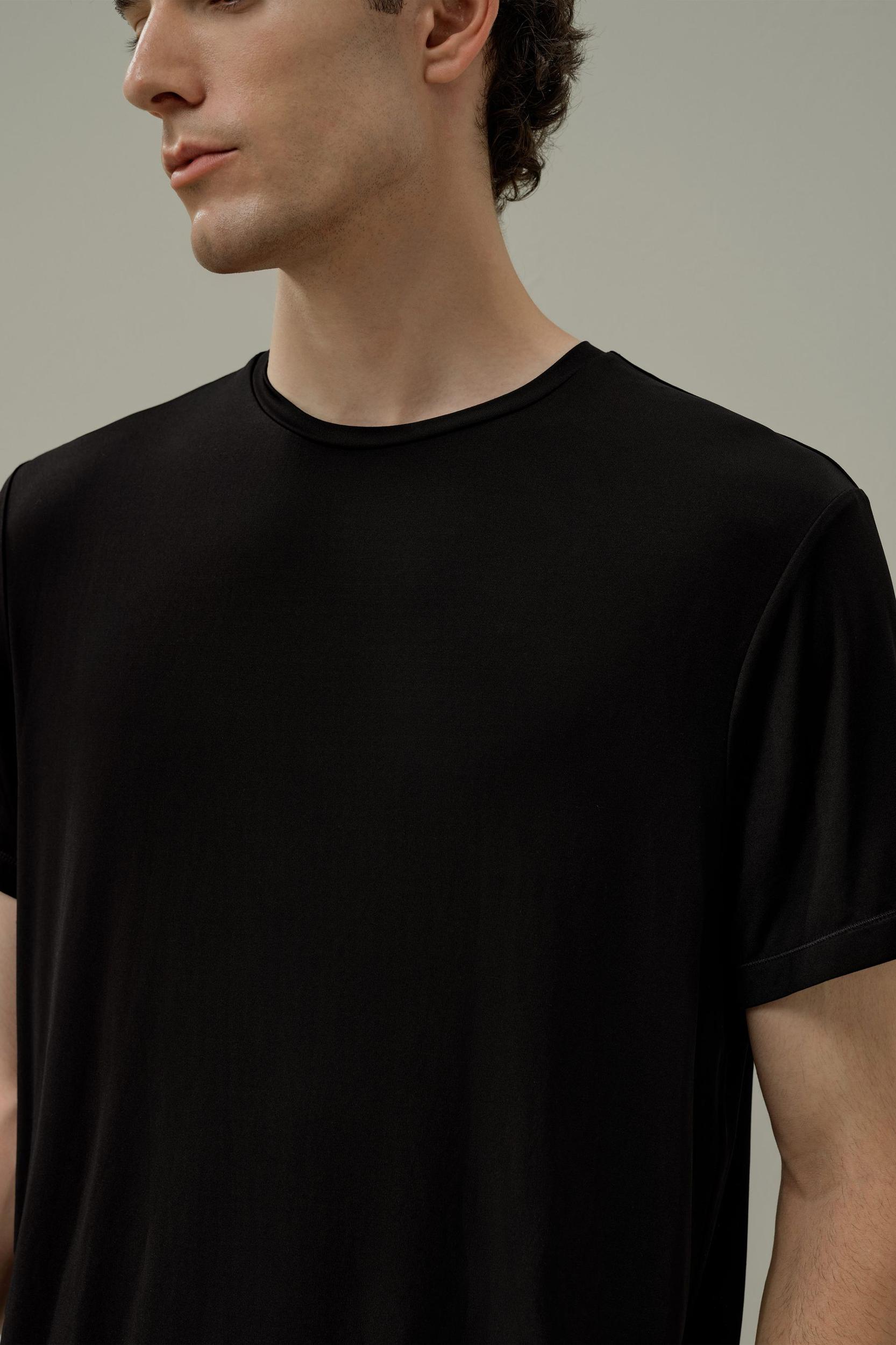 Silk Breeze Jersey Men's T-shirt Product Image