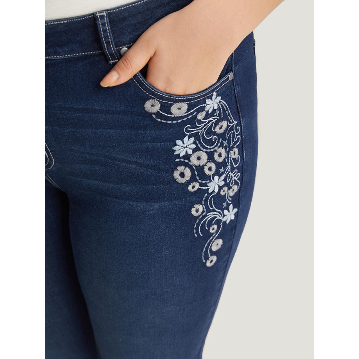 Plus Size Floral Embroidered High Rise Skinny Jeans Women DarkBlue Casual Natural Flowers Zipper High stretch Pocket Jeans BloomChic 18/2X Product Image