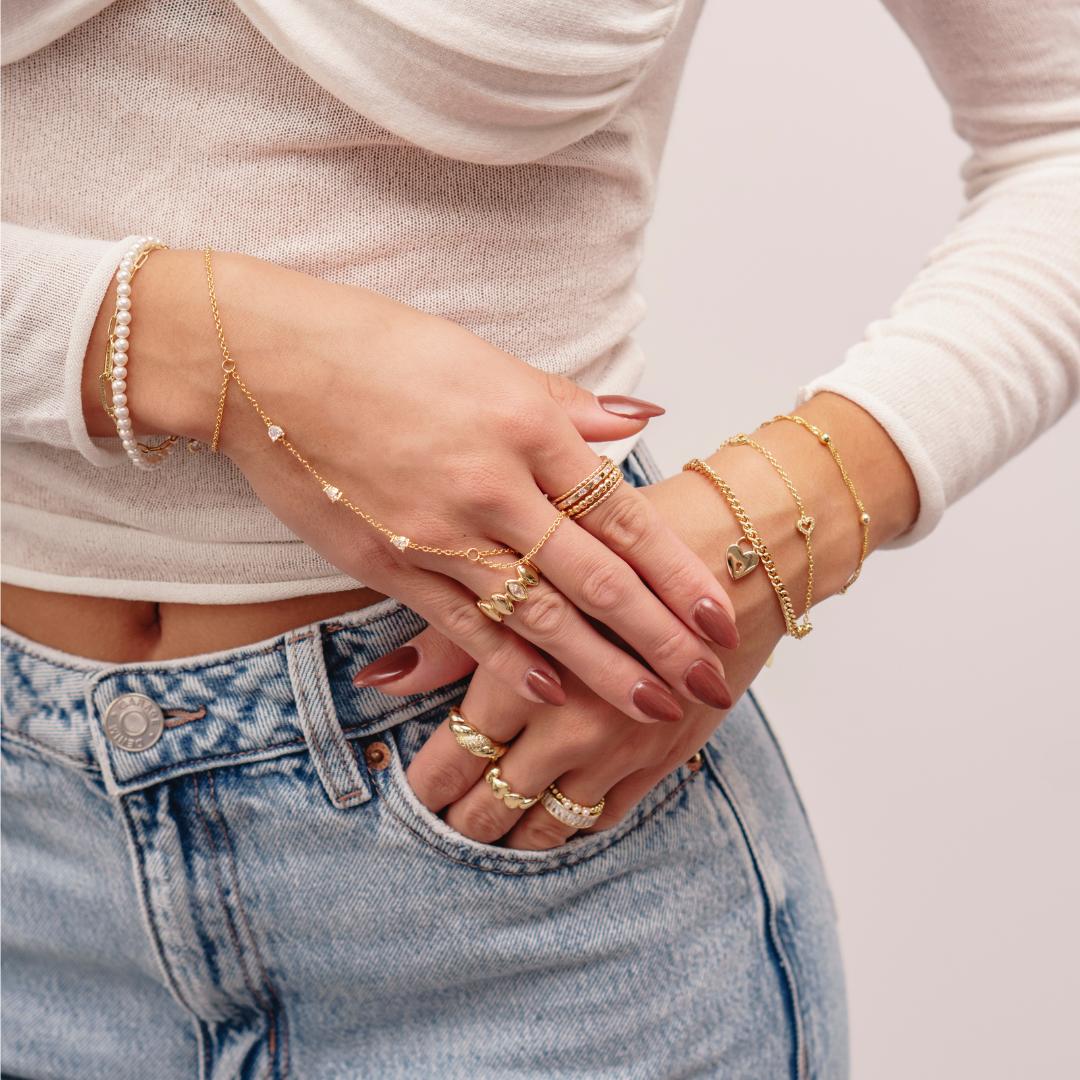 Full of Love Hand Chain Product Image