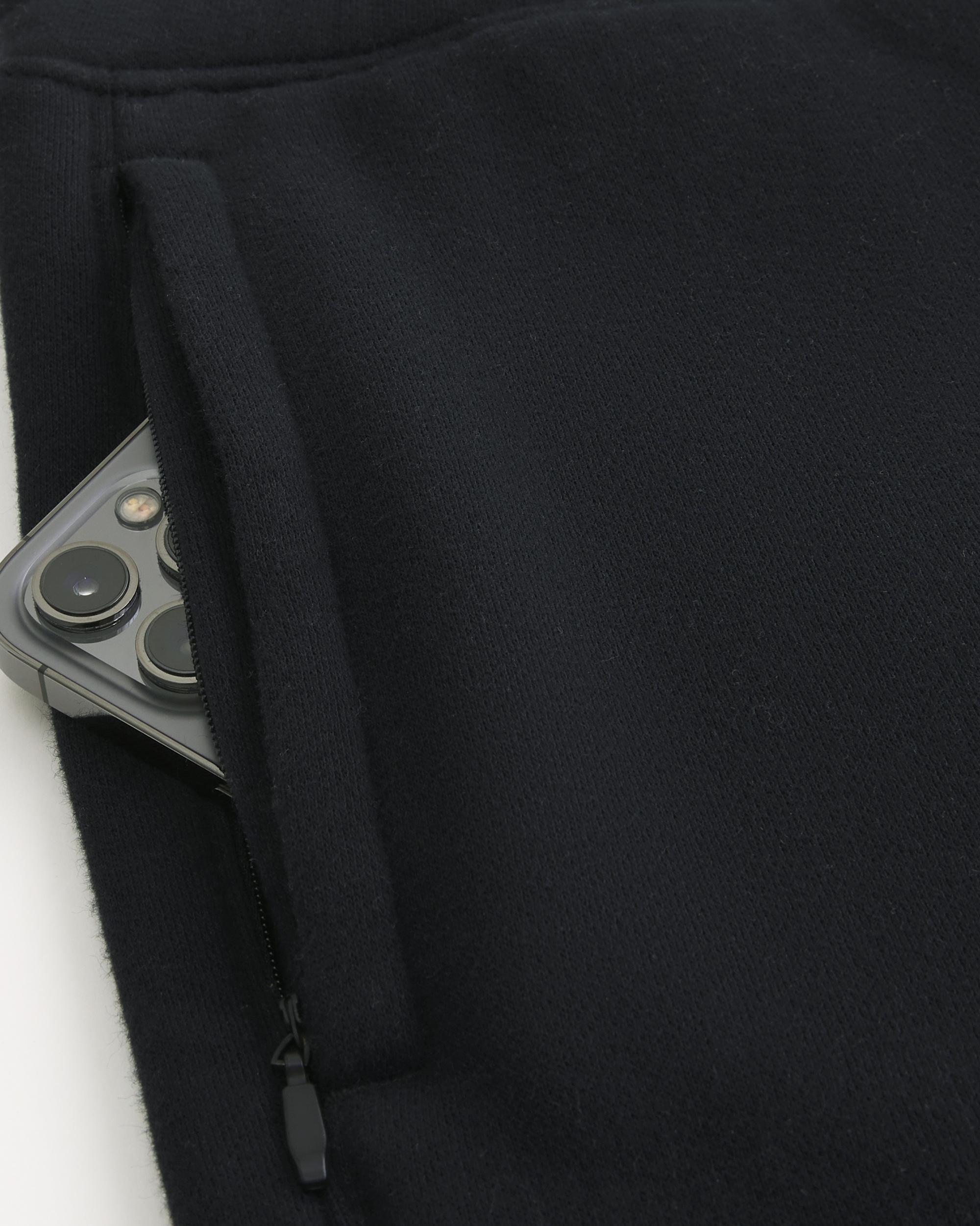 Mid-Thigh Loose Fleece Shorts Product Image