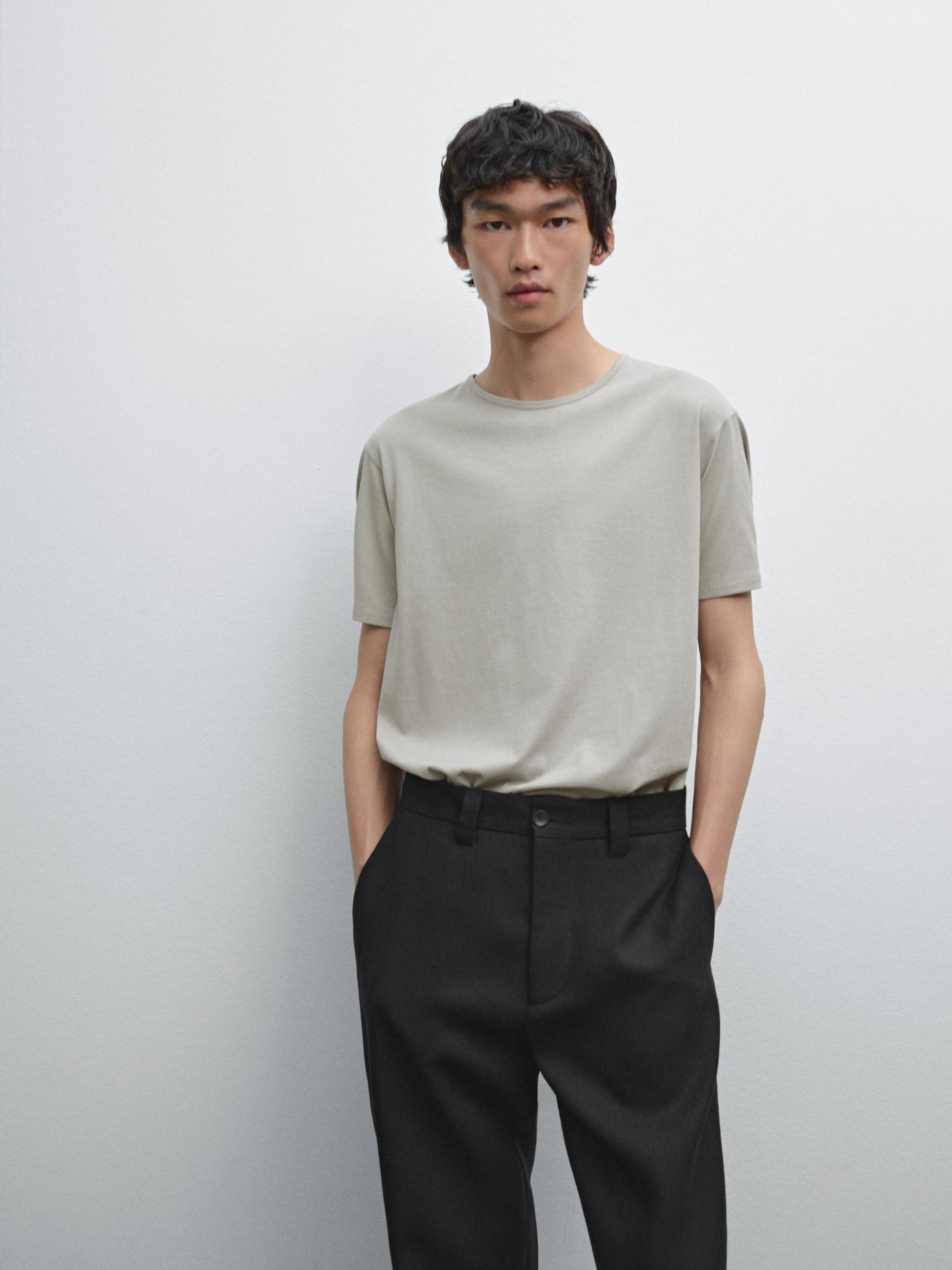 100% cotton lightweight T-shirt Product Image