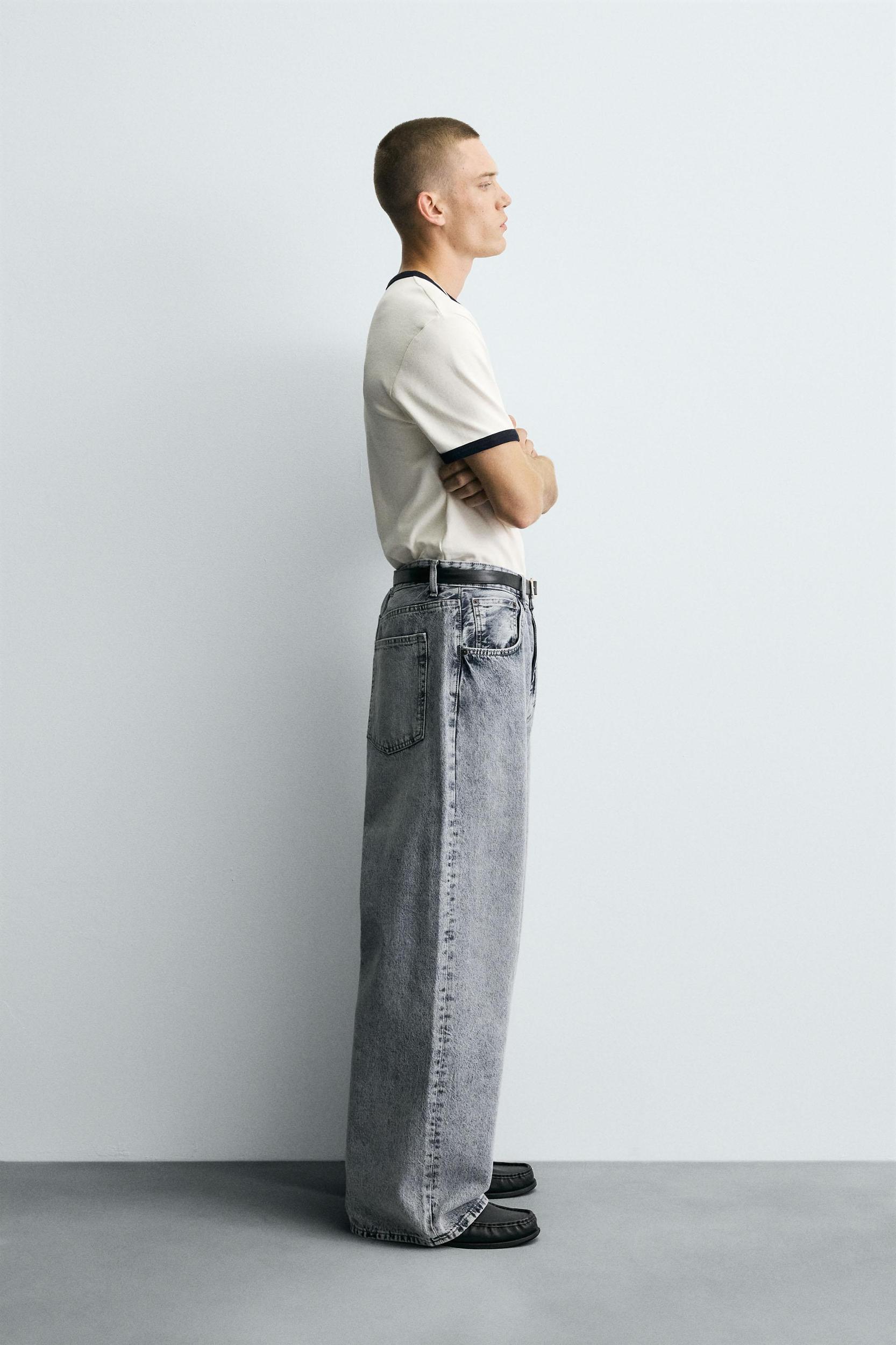 WIDE BAGGY FIT JEANS Product Image