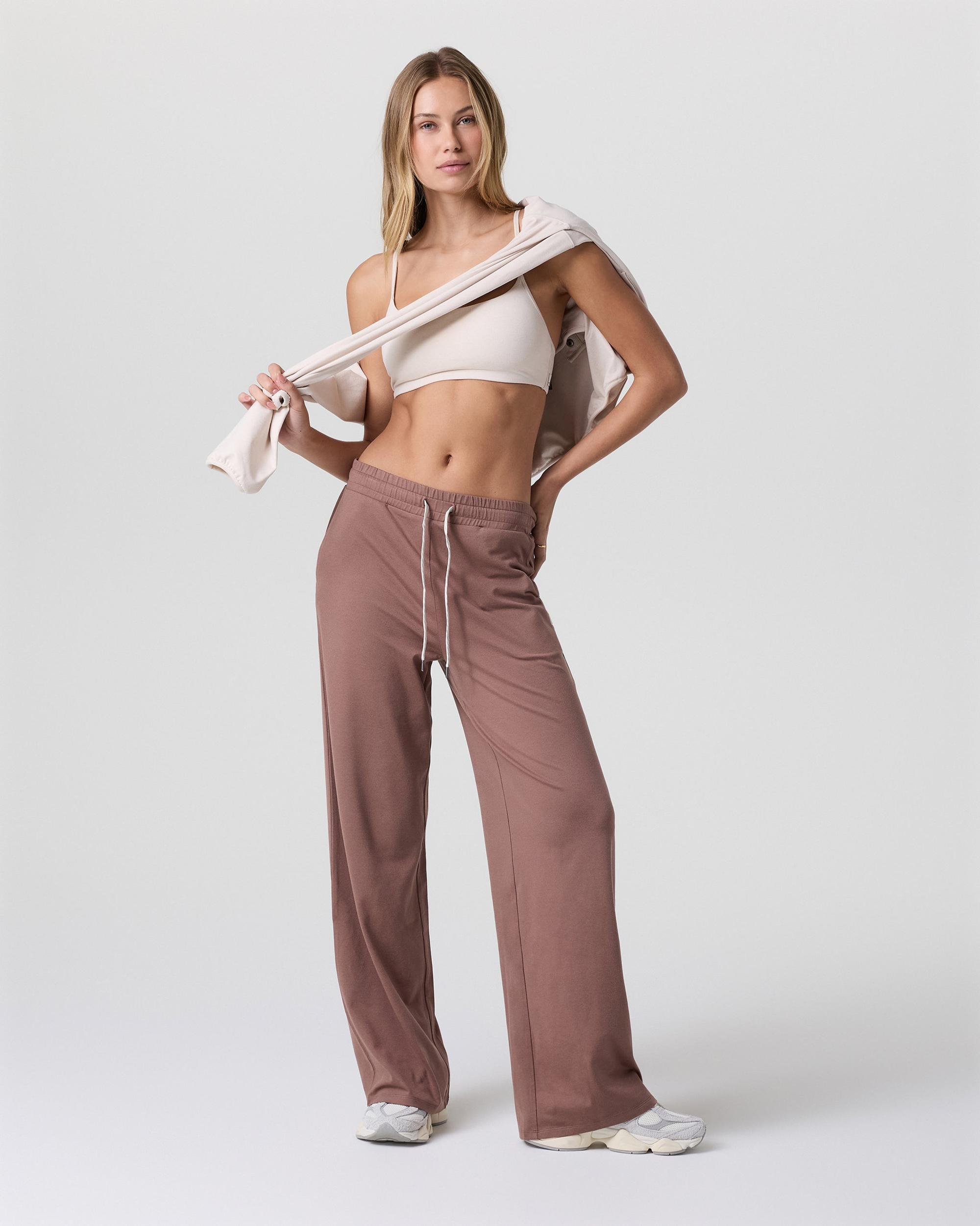 Halo Essential Wideleg Pant Product Image
