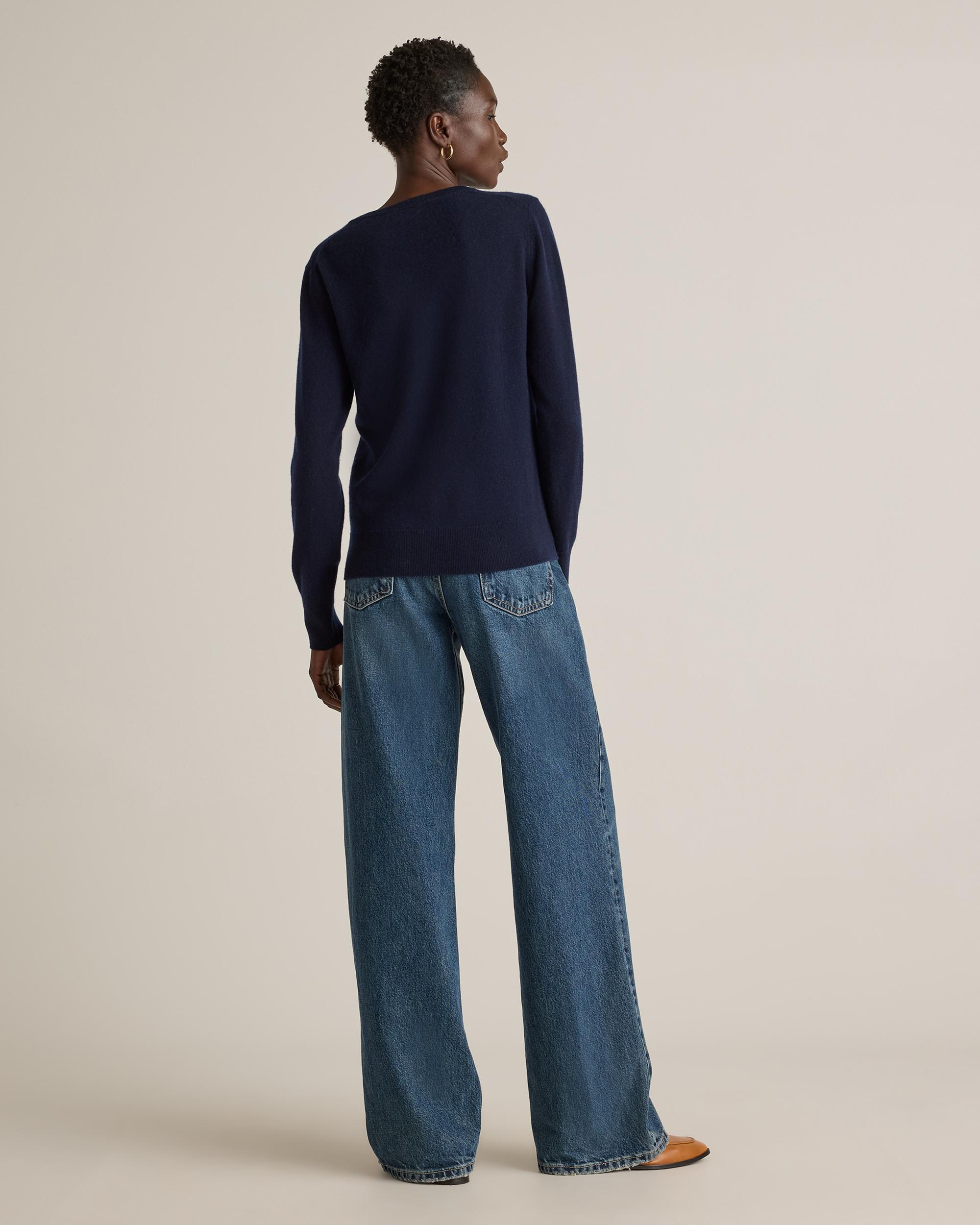 Quince | Women's Mongolian Cashmere V-Neck Sweater Product Image