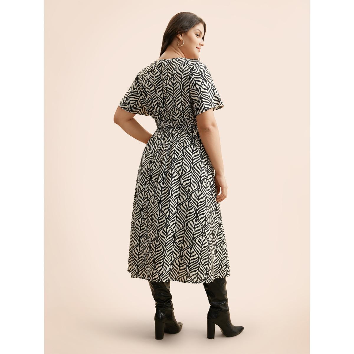 Plus Size Boho Print Notched Collar Shirred Dress Black Women At the Office Shirred Notched collar Short sleeve Curvy BloomChic 30/6X Product Image