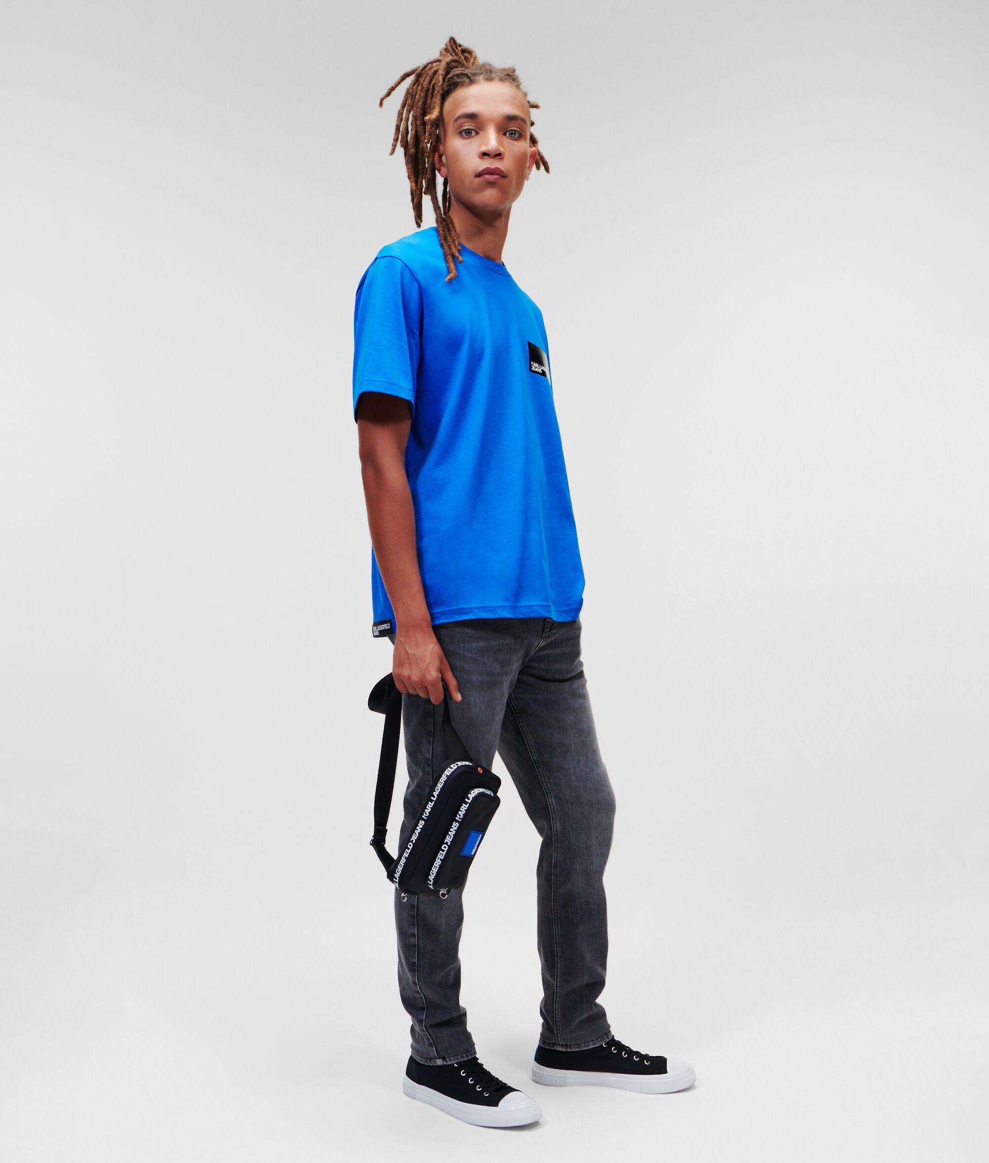 SLIM JEANS Product Image