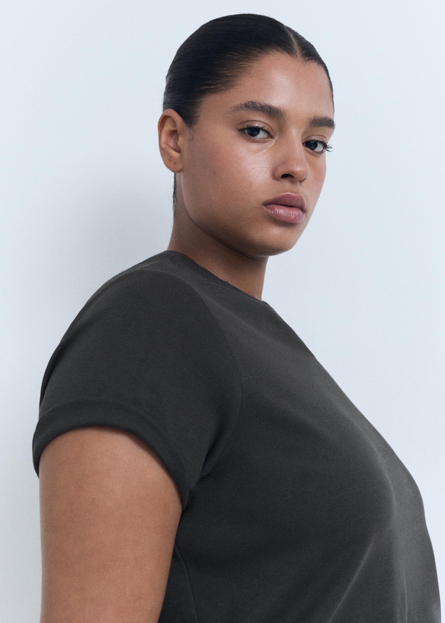 V-neck cotton T-shirt - Women | MANGO USA Product Image