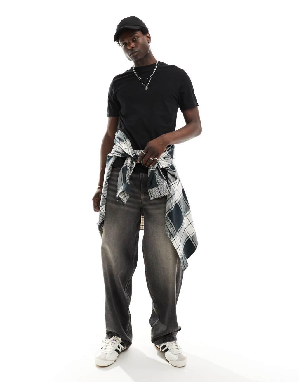 ASOS DESIGN essential crew neck t-shirt in black | ASOS Product Image