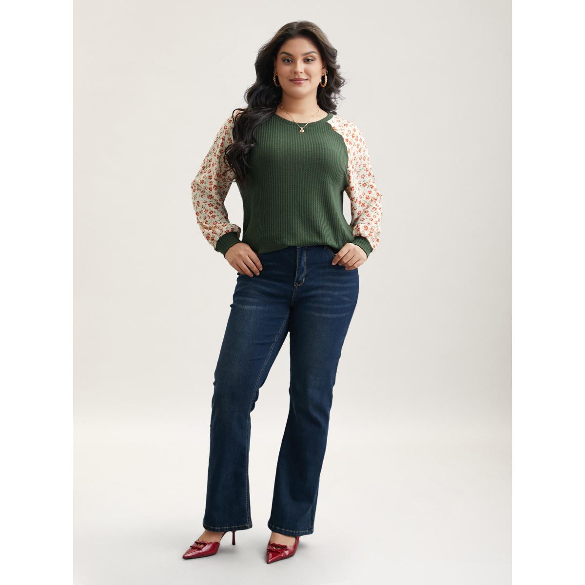 Plus Size Color-Block Printed Raglan Sleeve Waffle Knit T-Shirt ArmyGreen Women Elegant Texture Natural Flowers Round Neck Everyday T-shirts BloomChic 28/5X Product Image