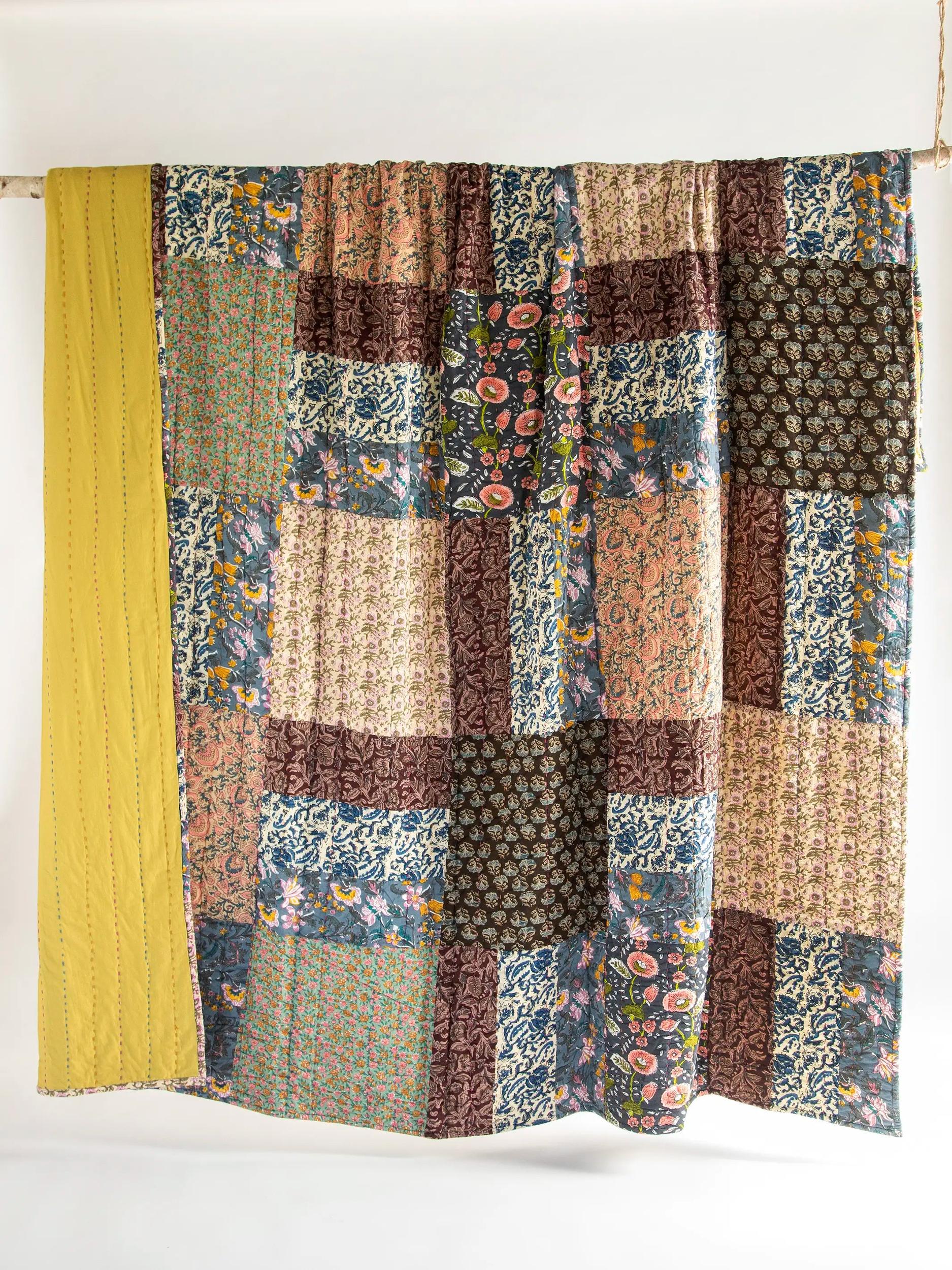 Mix & Match Cotton Flat Sheet - Bay Daisies Product Image