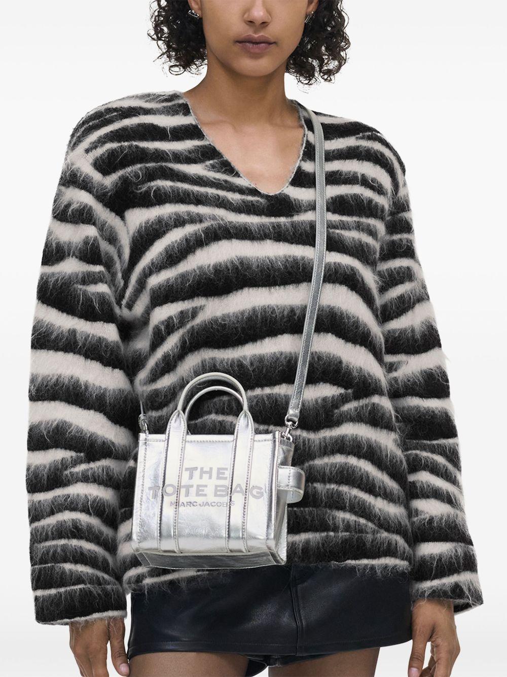 The Crossbody Metallic Tote bag Product Image