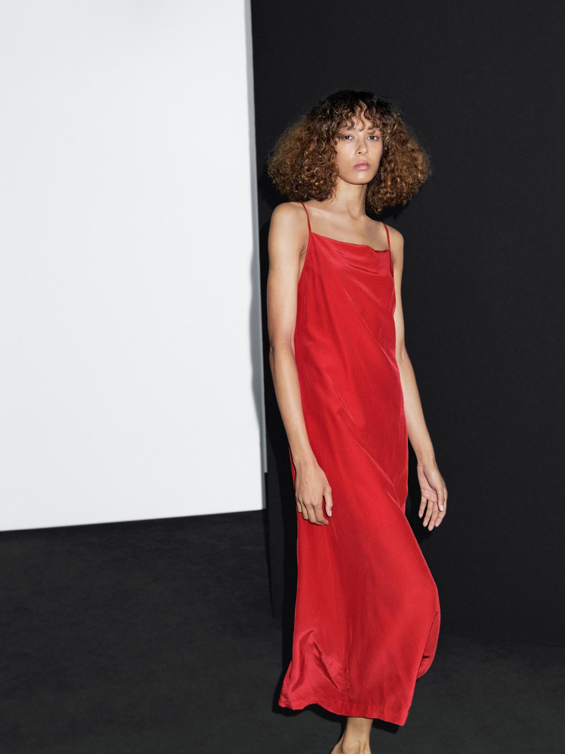 Midi dress with a straight neckline Product Image