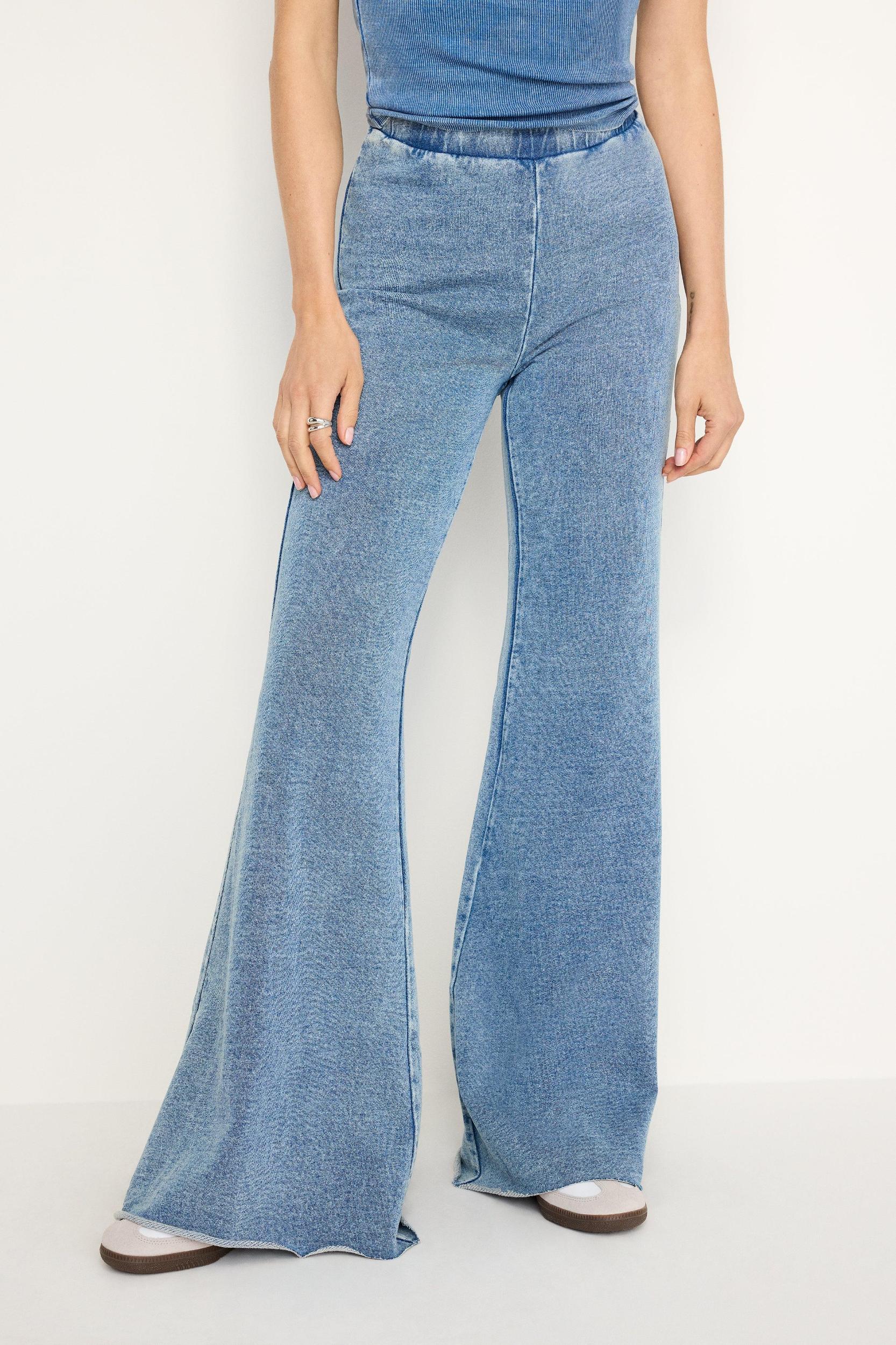 JEANIUS PULL-ON FLARE PANTS | INDIGO586 Product Image
