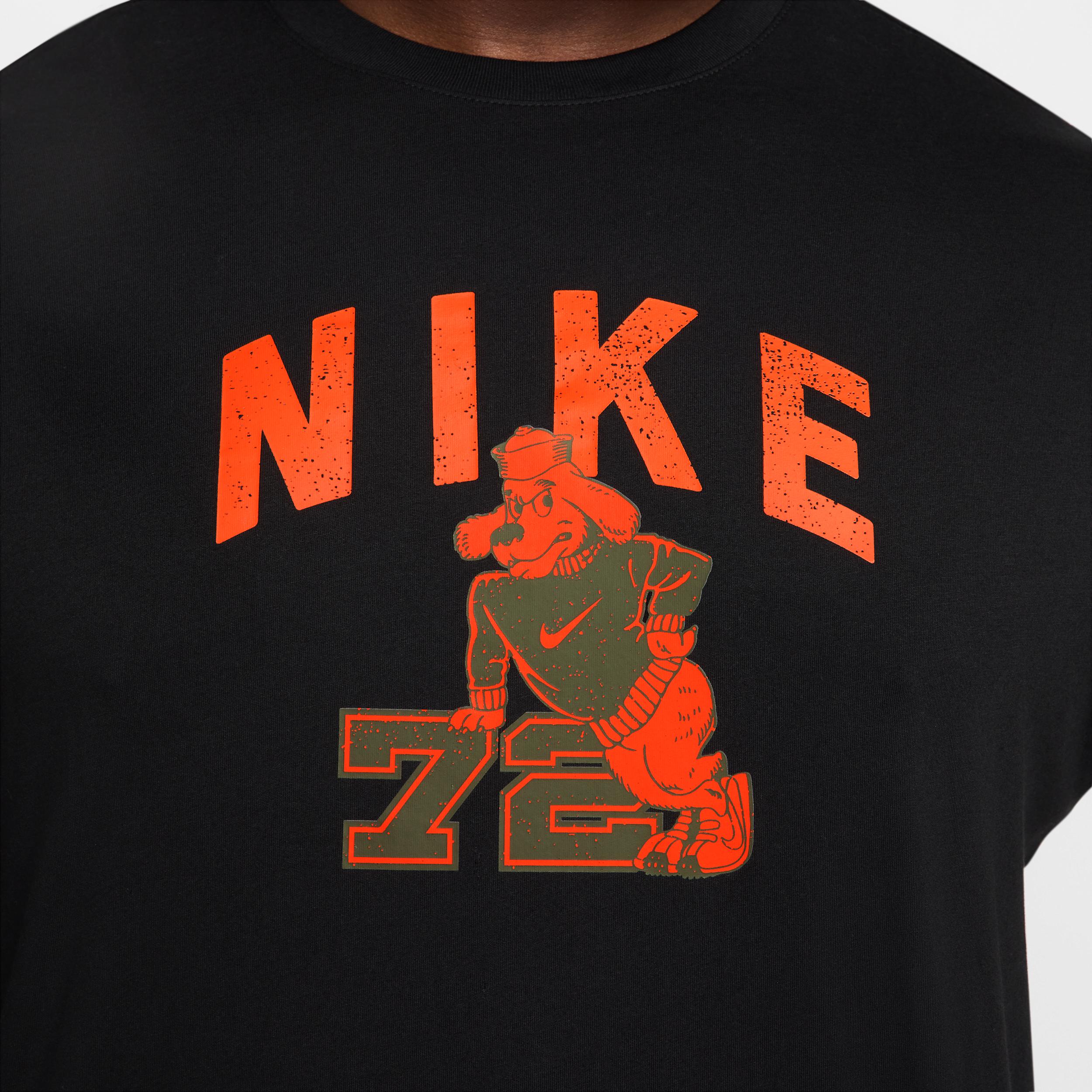 Nike Men's Fitness T-Shirt Product Image