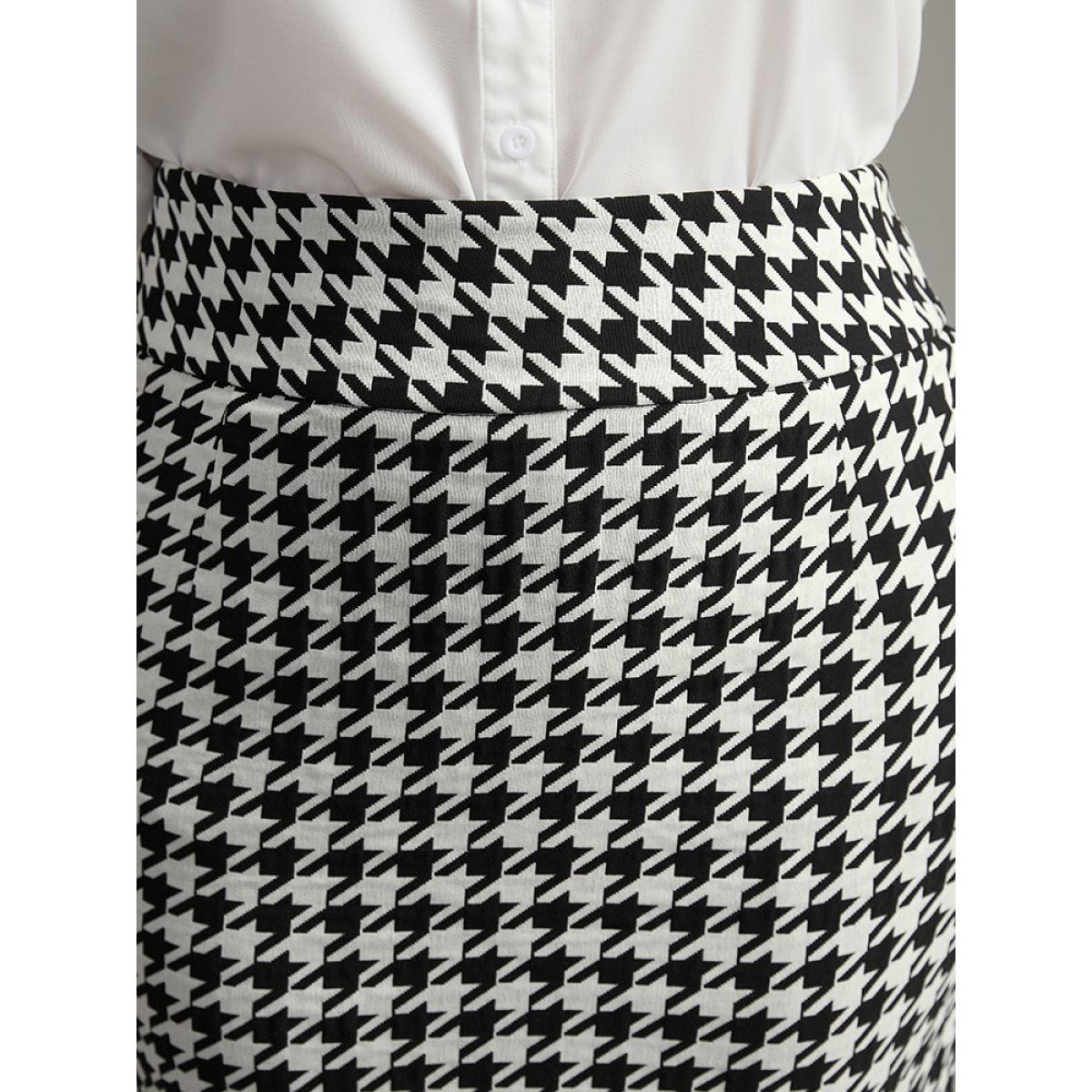 Plus Size Houndstooth Ruffle Hem Bodycon Skirt Women Black Office Ruffles Bodycon Low stretch Work Skirts BloomChic 12/L Product Image