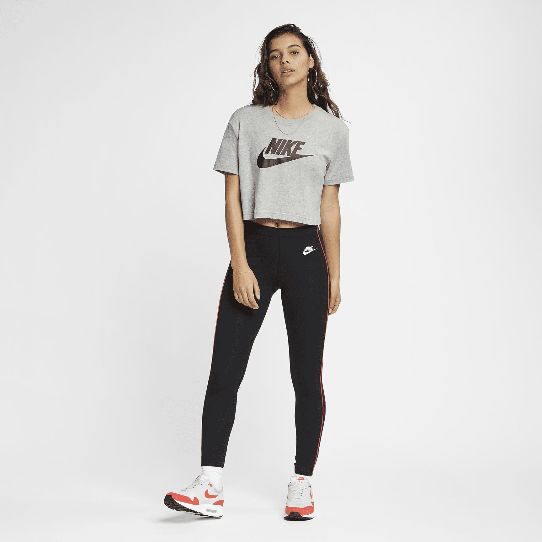 Nike Sportswear Essential Women's Cropped Logo T-Shirt Product Image