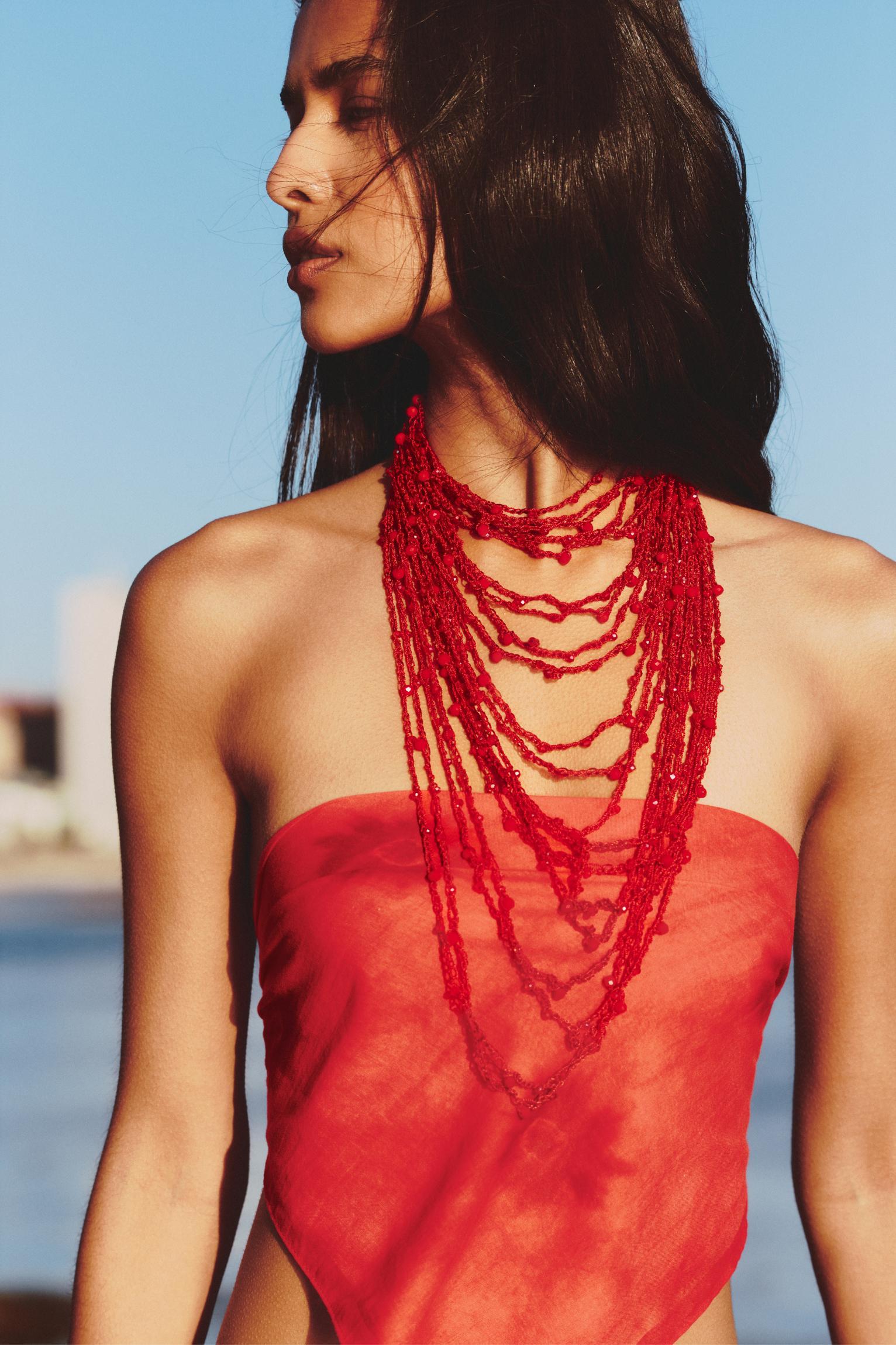 Pack of beaded necklaces Product Image