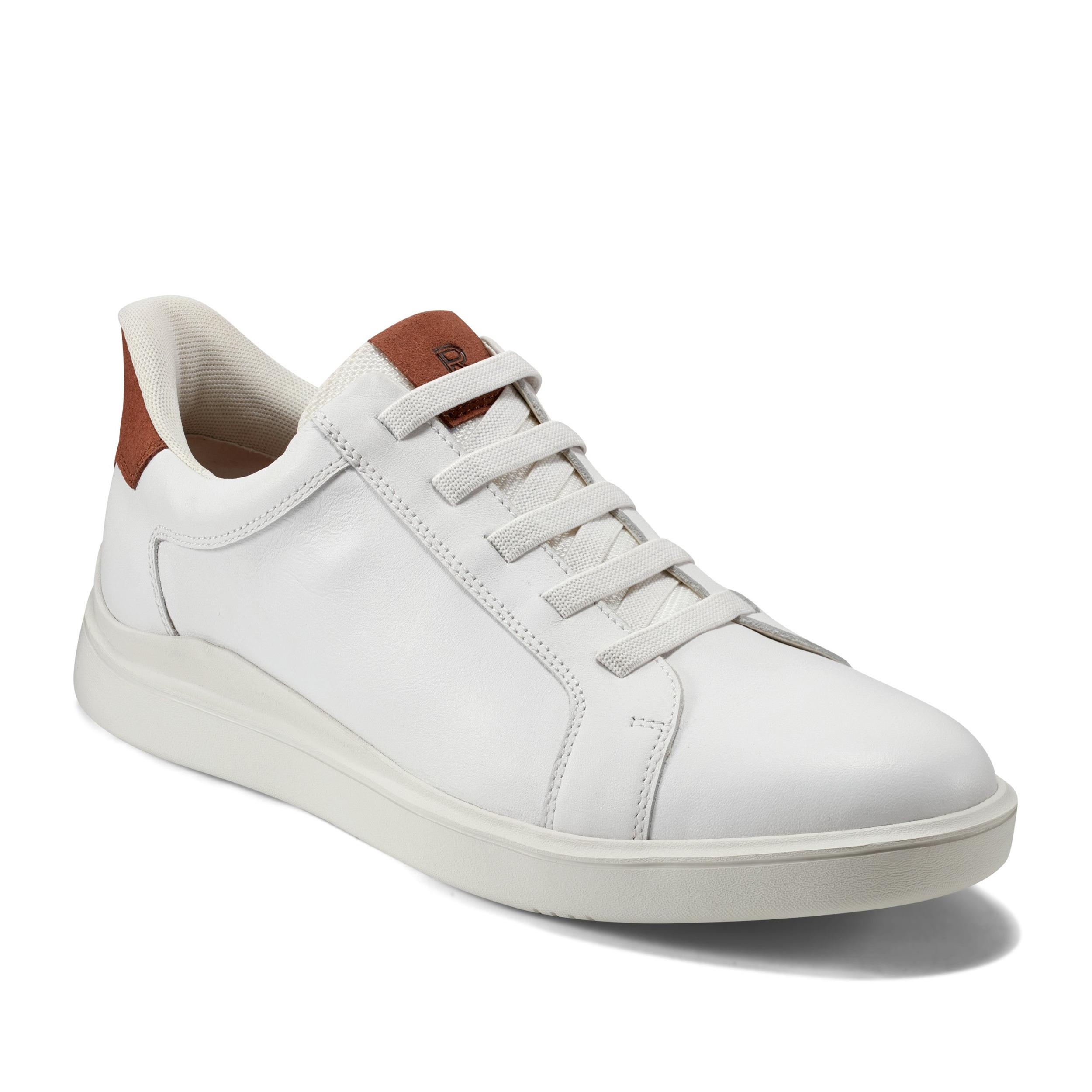 Men's Tynnar Step Activated Casual Sneakers Product Image