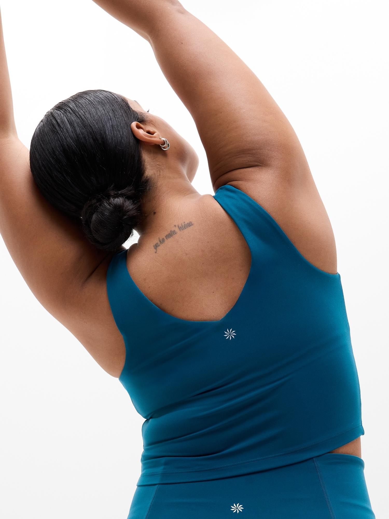 Transcend V-Neck Crop Sports Bra D-DD Product Image