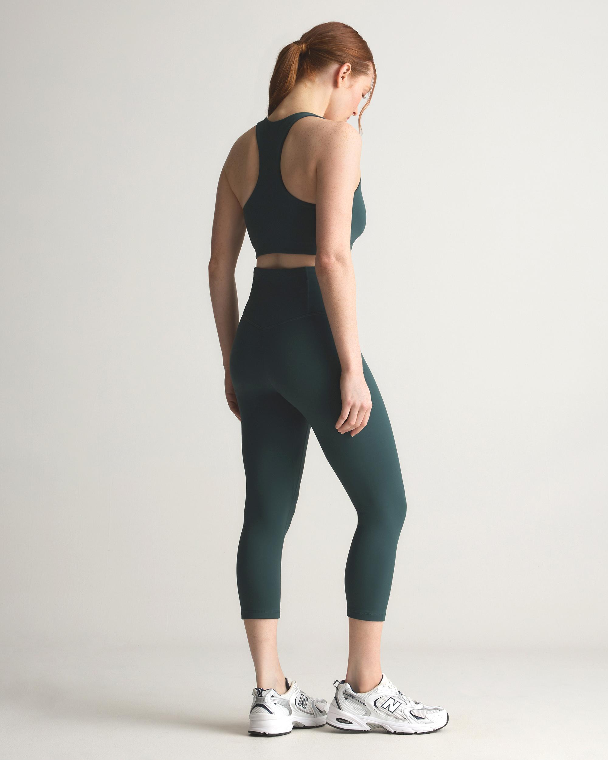 Quince | Women's Ultra-Form High-Rise Capri Size XL, Nylon/Spandex Product Image