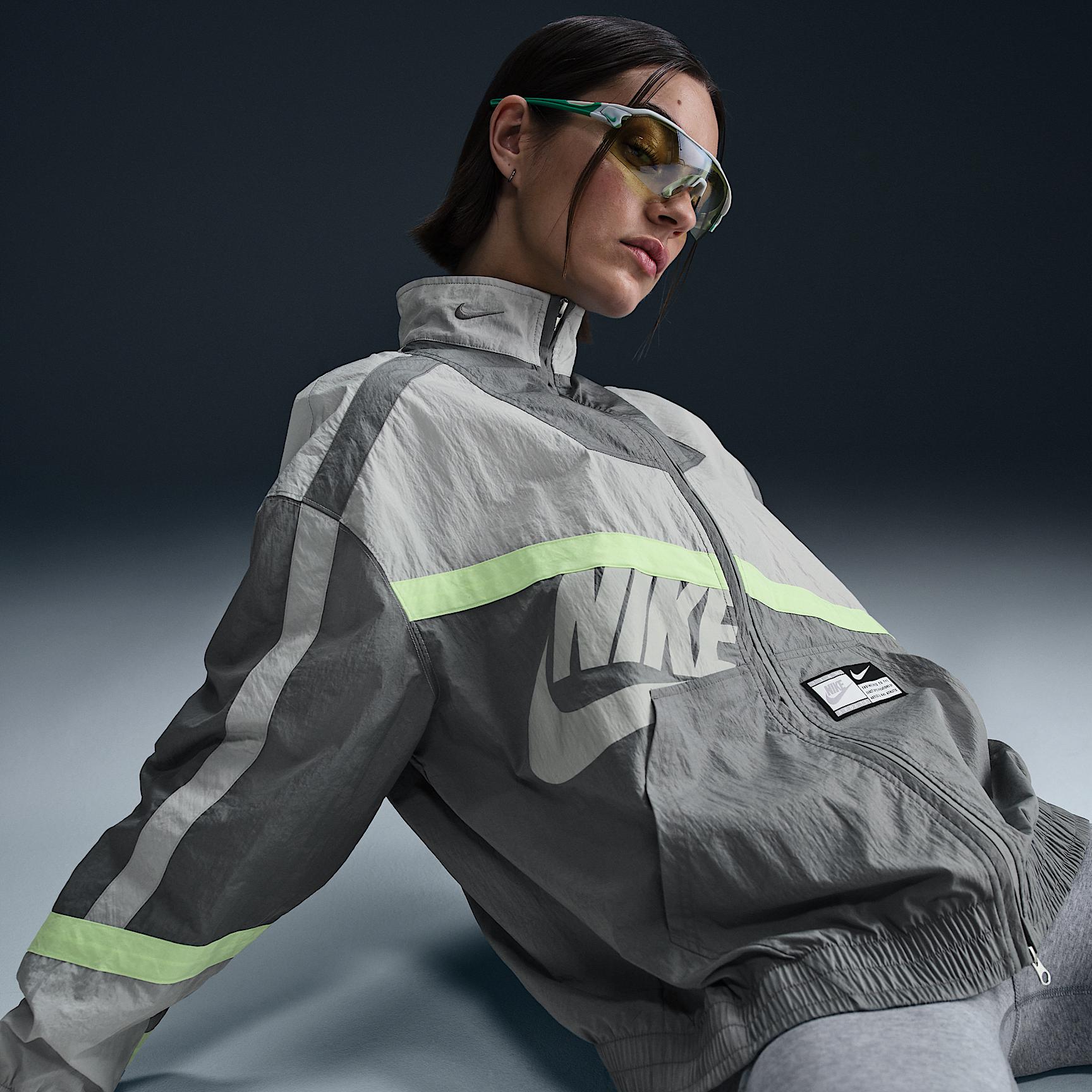 Womens Nike Sportswear Oversized Woven Jacket | HJ0176-084 Product Image