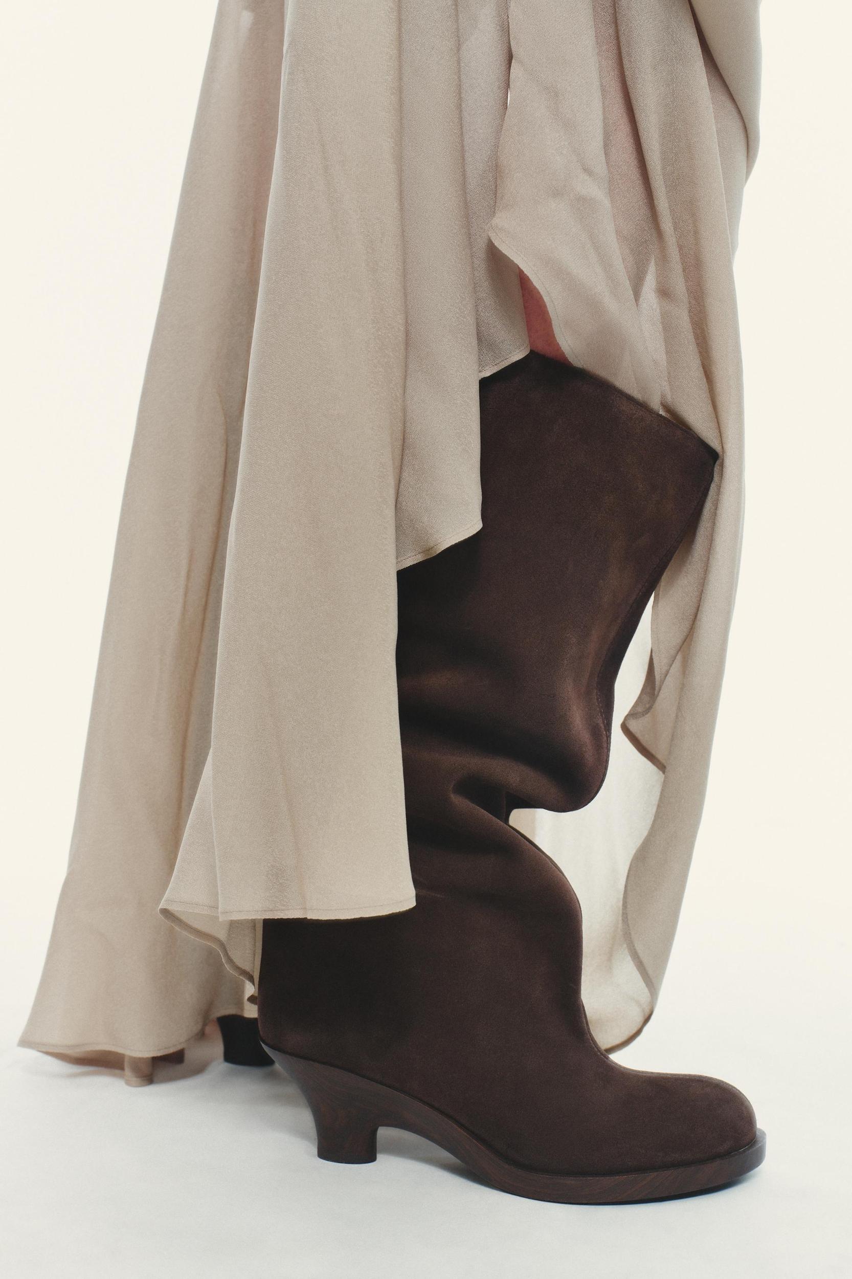 SPLIT LEATHER KITTEN HEEL BOOTS Product Image