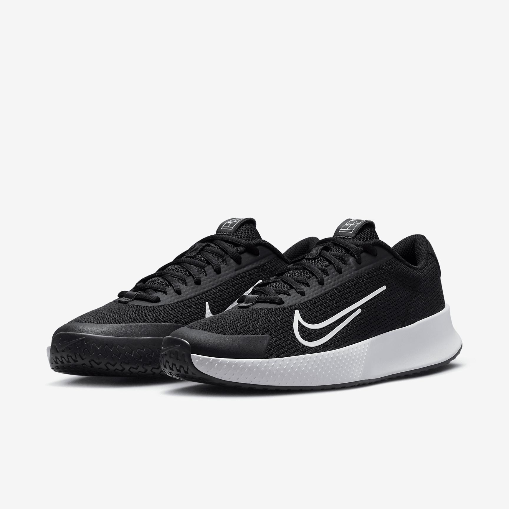 NikeCourt Vapor Lite 2 Women's Hard Court Tennis Shoes Product Image