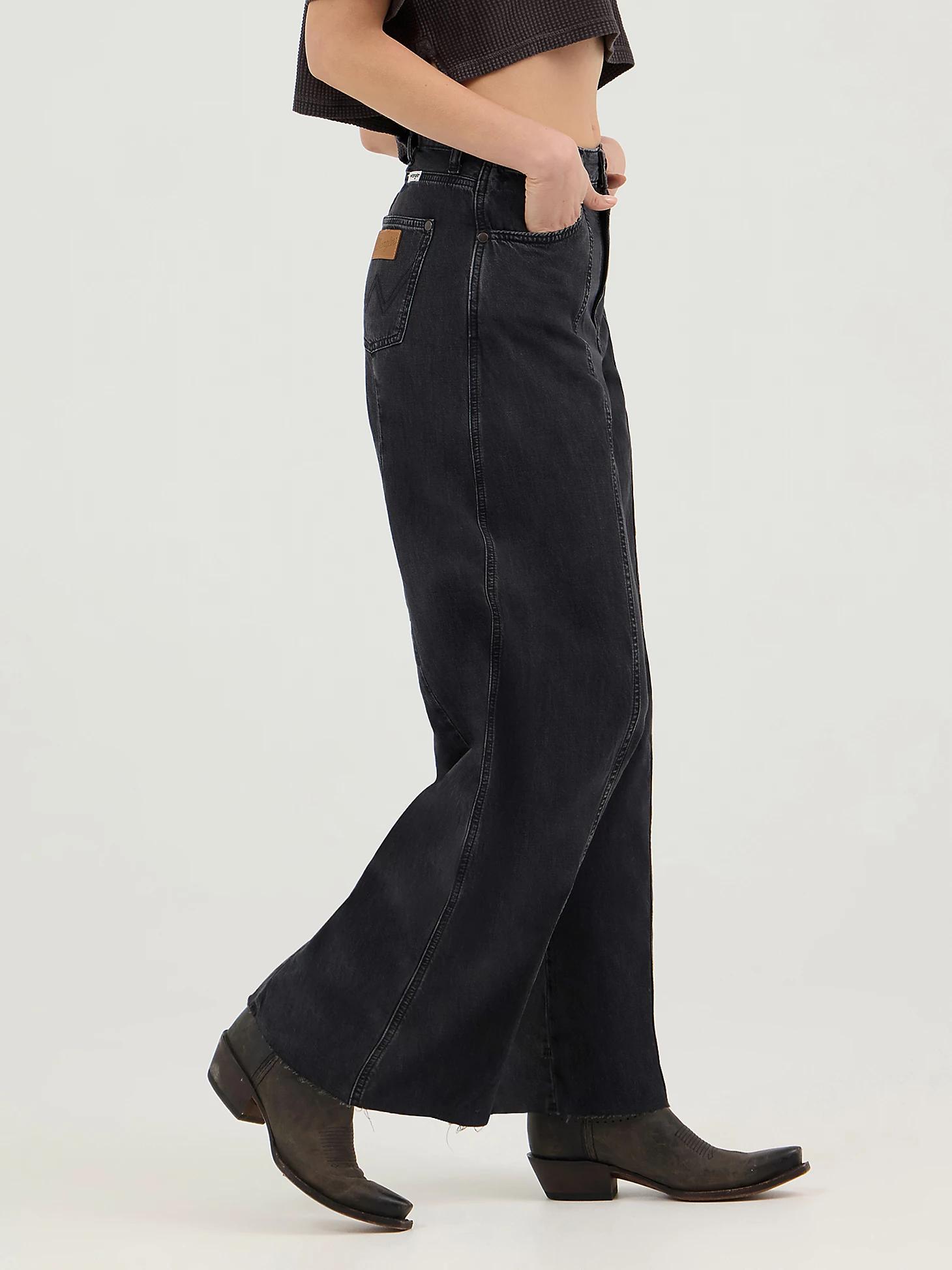Women's Cowboy Barrel Jean in Rinse Product Image