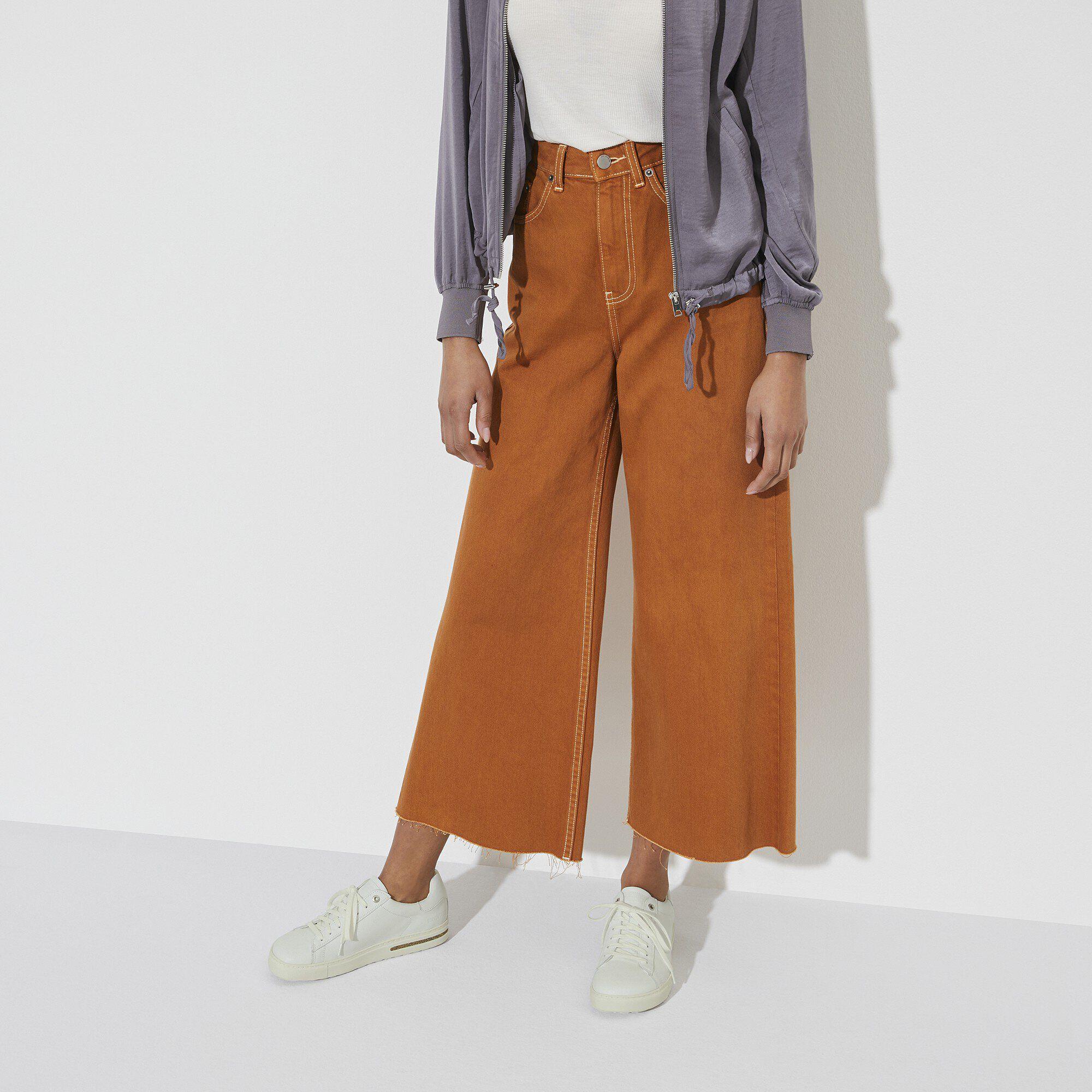 Bend Low Natural Leather Product Image