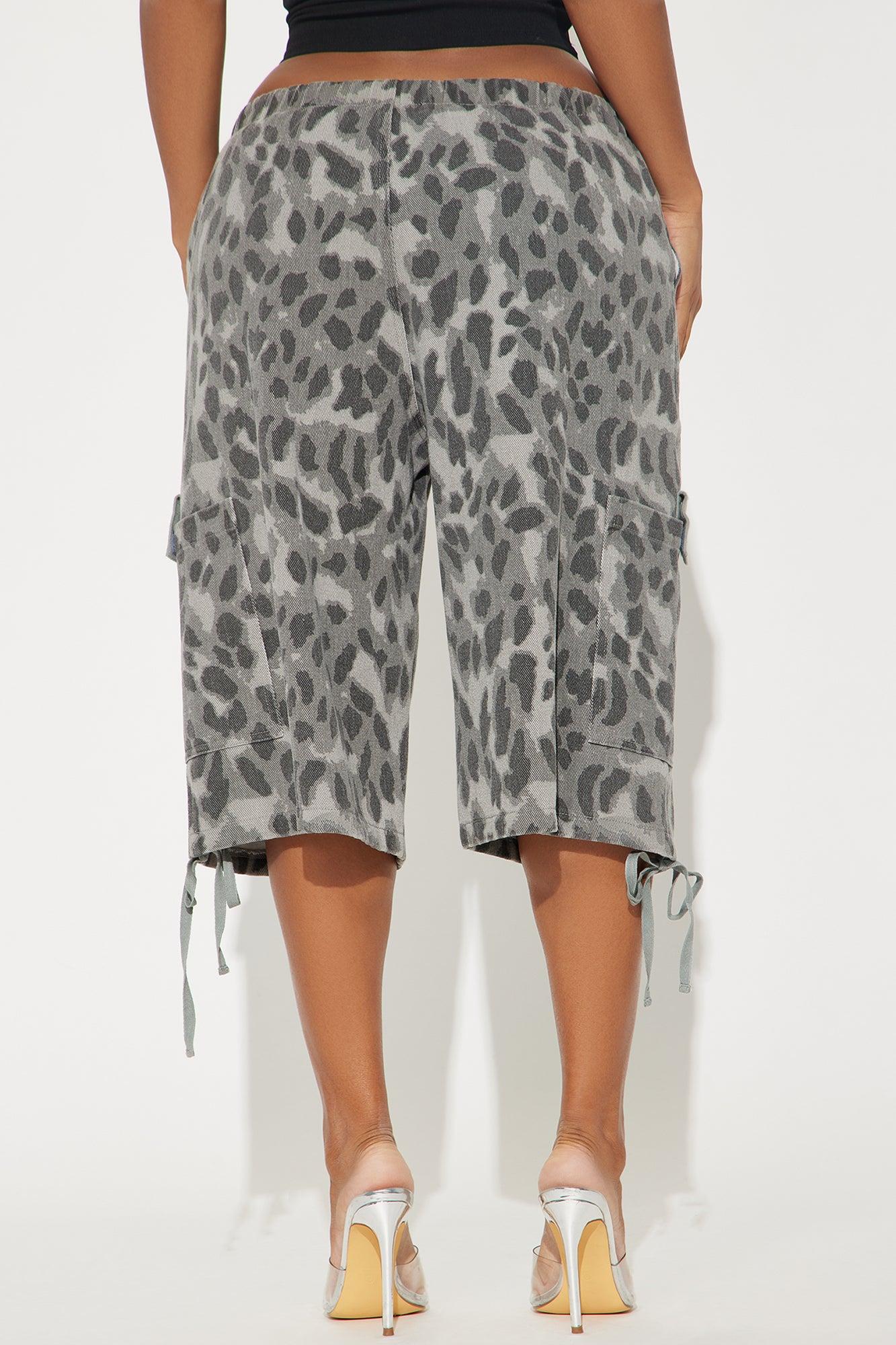 Move In Packs Leopard Bermuda Short - Grey Product Image