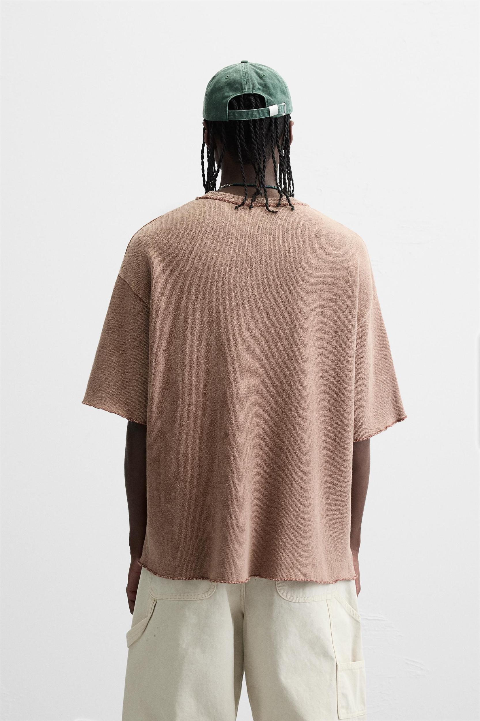 CONTRAST PRINT KNIT T-SHIRT Product Image