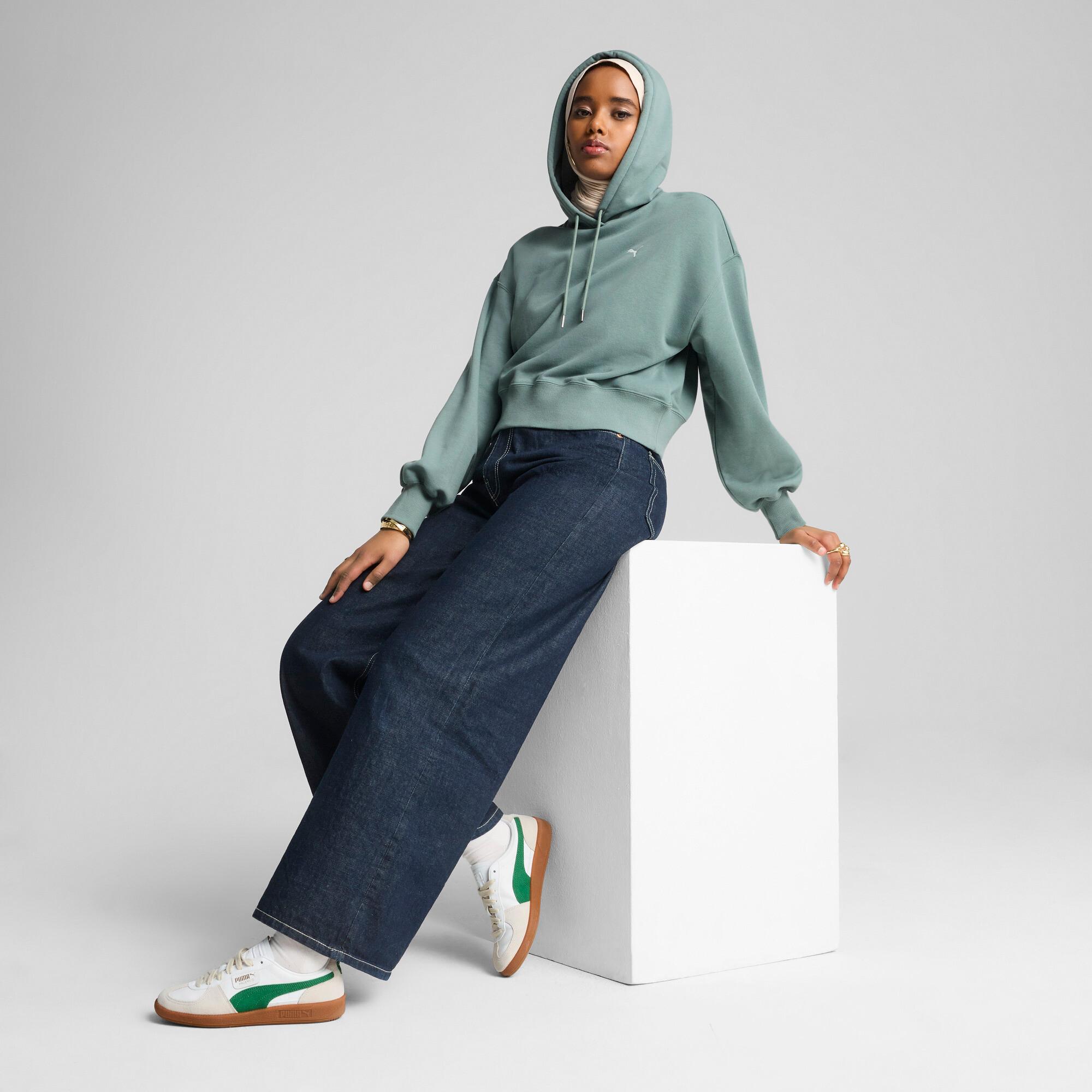 Wardrobe Essentials Women's Relaxed Cropped Hoodie Product Image