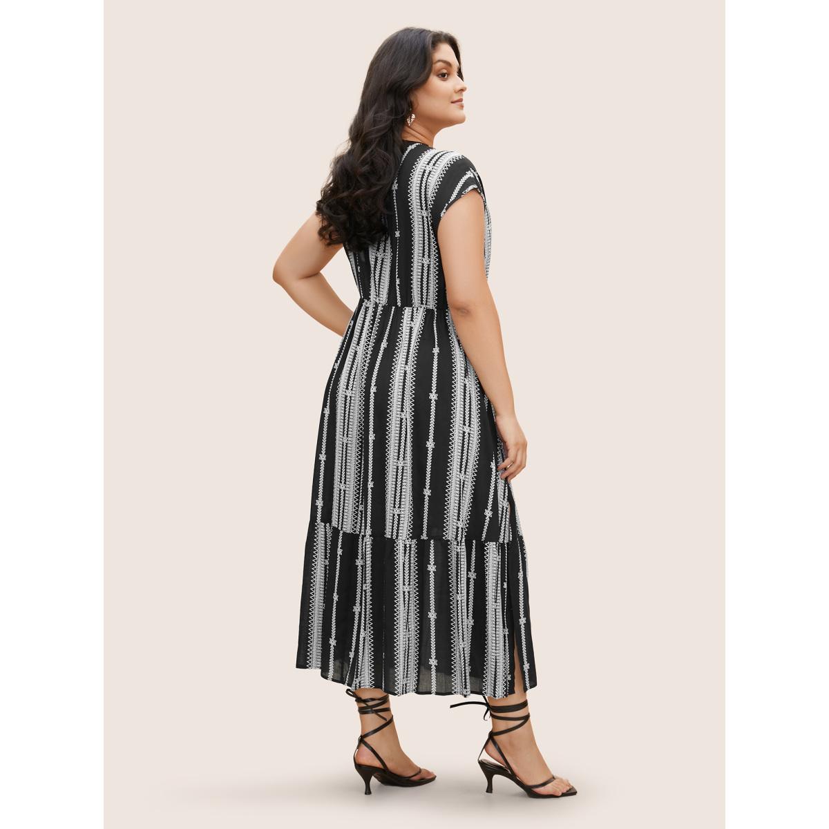Plus Size V Neck Striped Batwing Sleeve Ruffle Hem Dress Black Women Resort Ruffles V-neck Short sleeve Curvy BloomChic 10/M Product Image