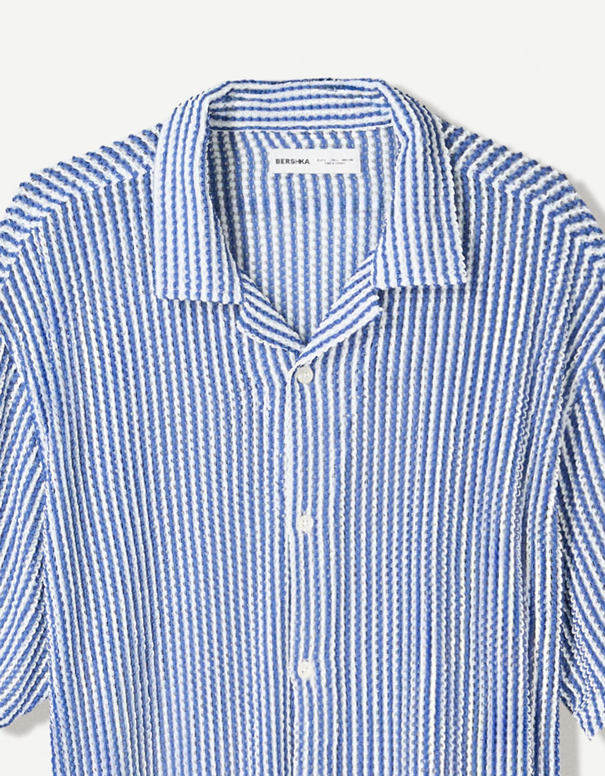 Striped short sleeve shirt Product Image