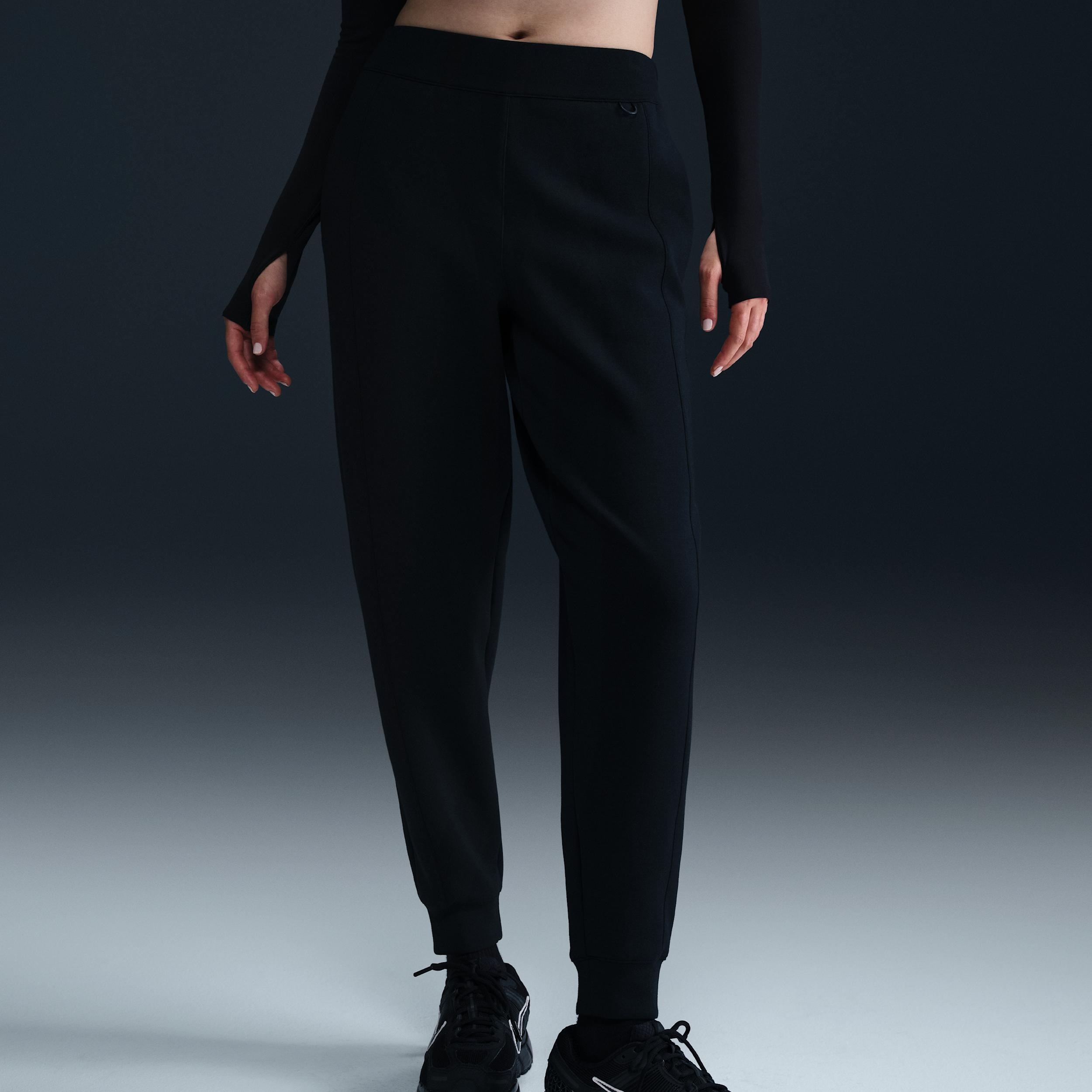 Nike Women's 24.7 ImpossiblySoft Dri-FIT Mid-Rise Jogger Pants Product Image