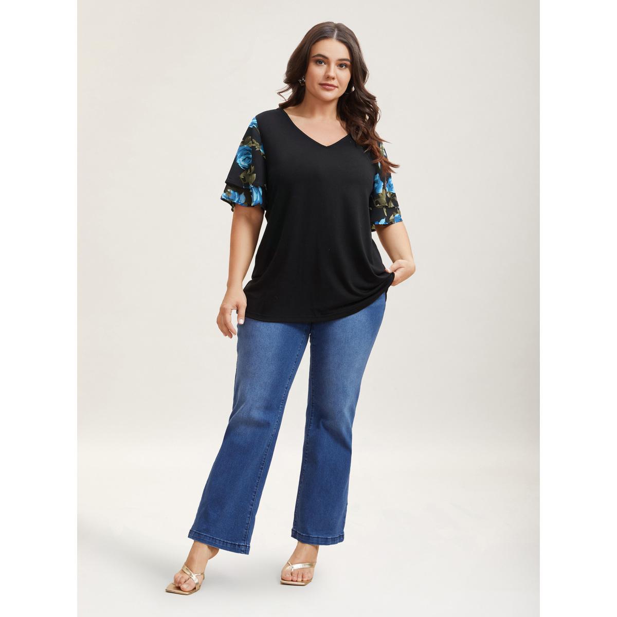 Plus Size Stretchy Floral Lotus Sleeve V-Neck T-Shirt BlackFlower Women Leisure Contrast Round Neck Casual T-shirts BloomChic 30/6X Product Image