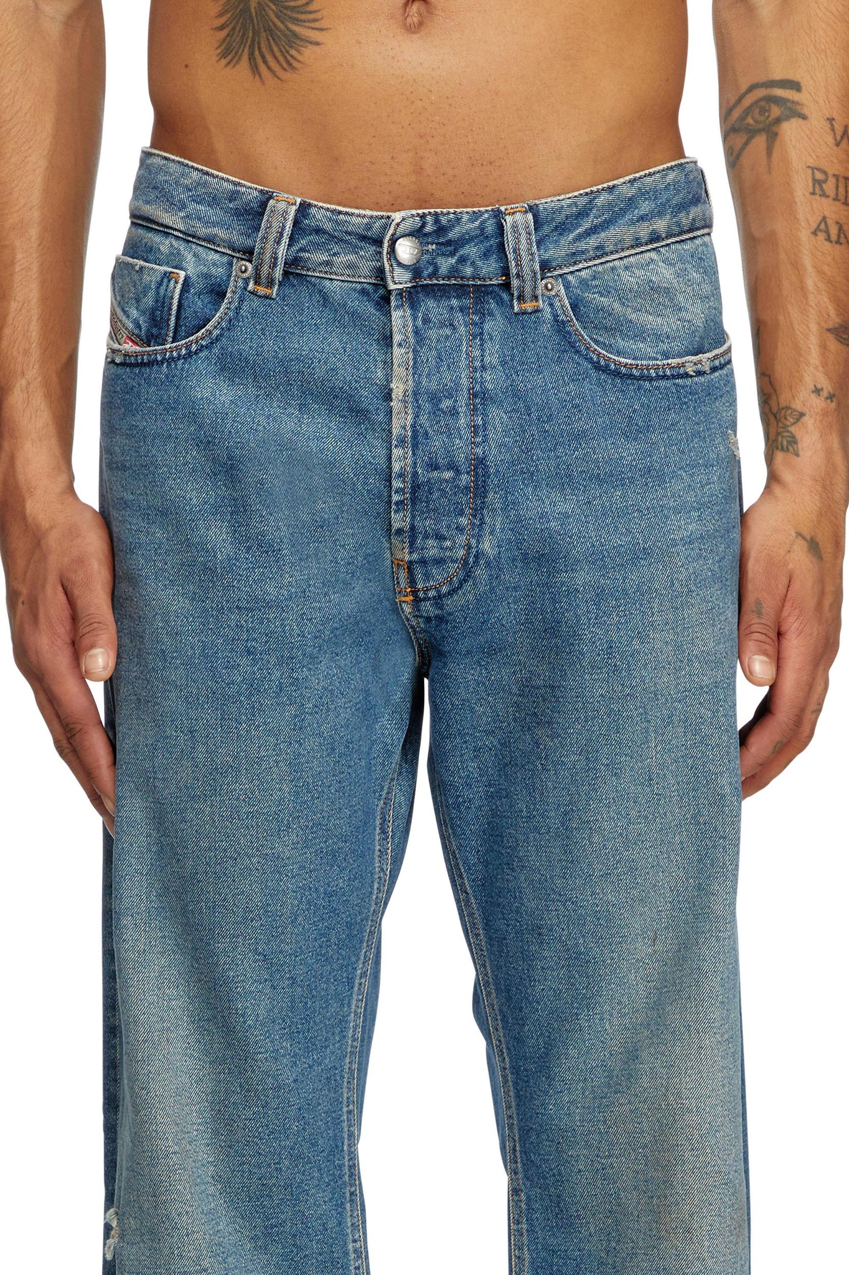 Relaxed Jeans 1980 D-Eeper 09J79 Product Image