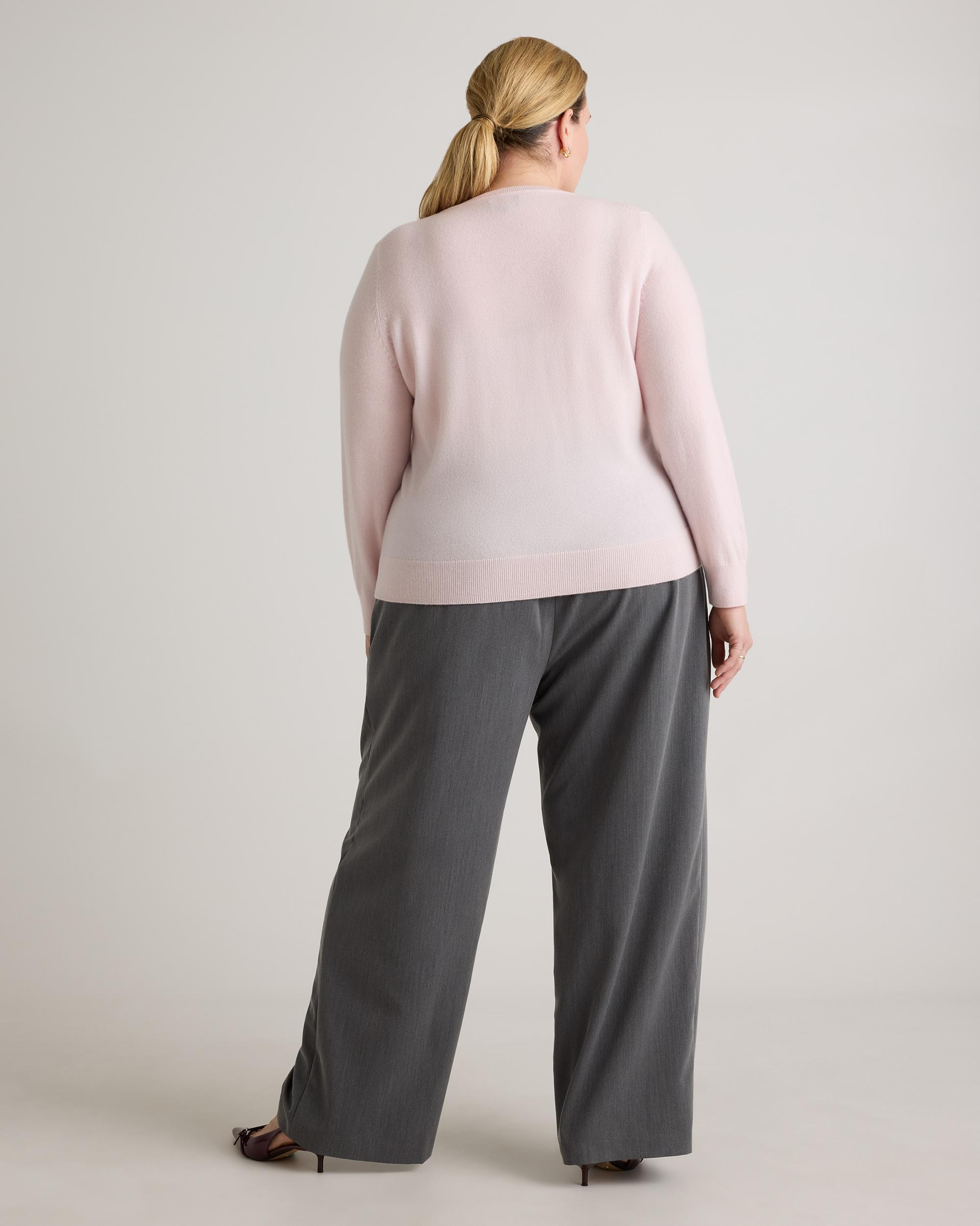 Quince | Women's Mongolian Cashmere V-Neck Sweater Product Image